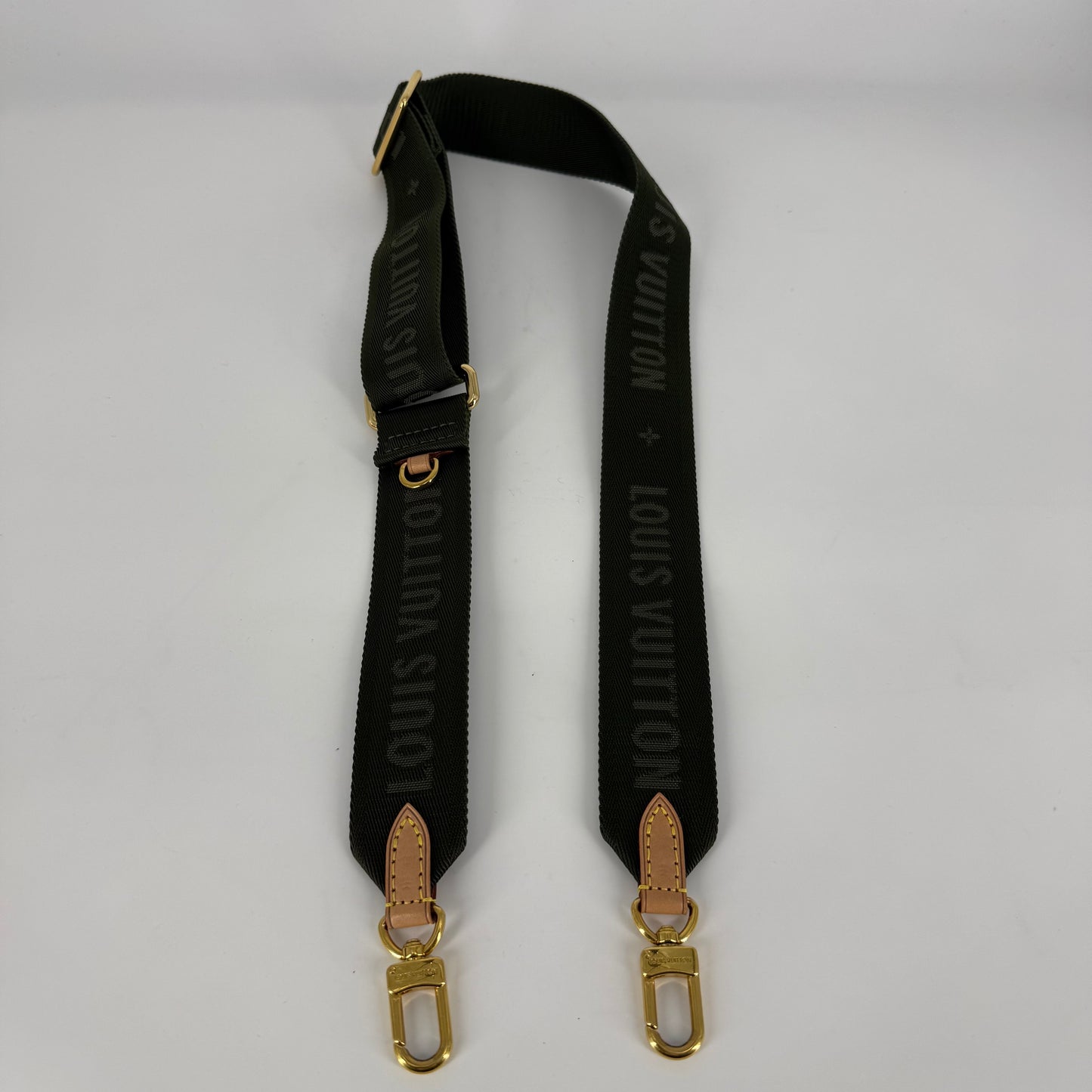 LOUIS VUITTON Multi Pochette