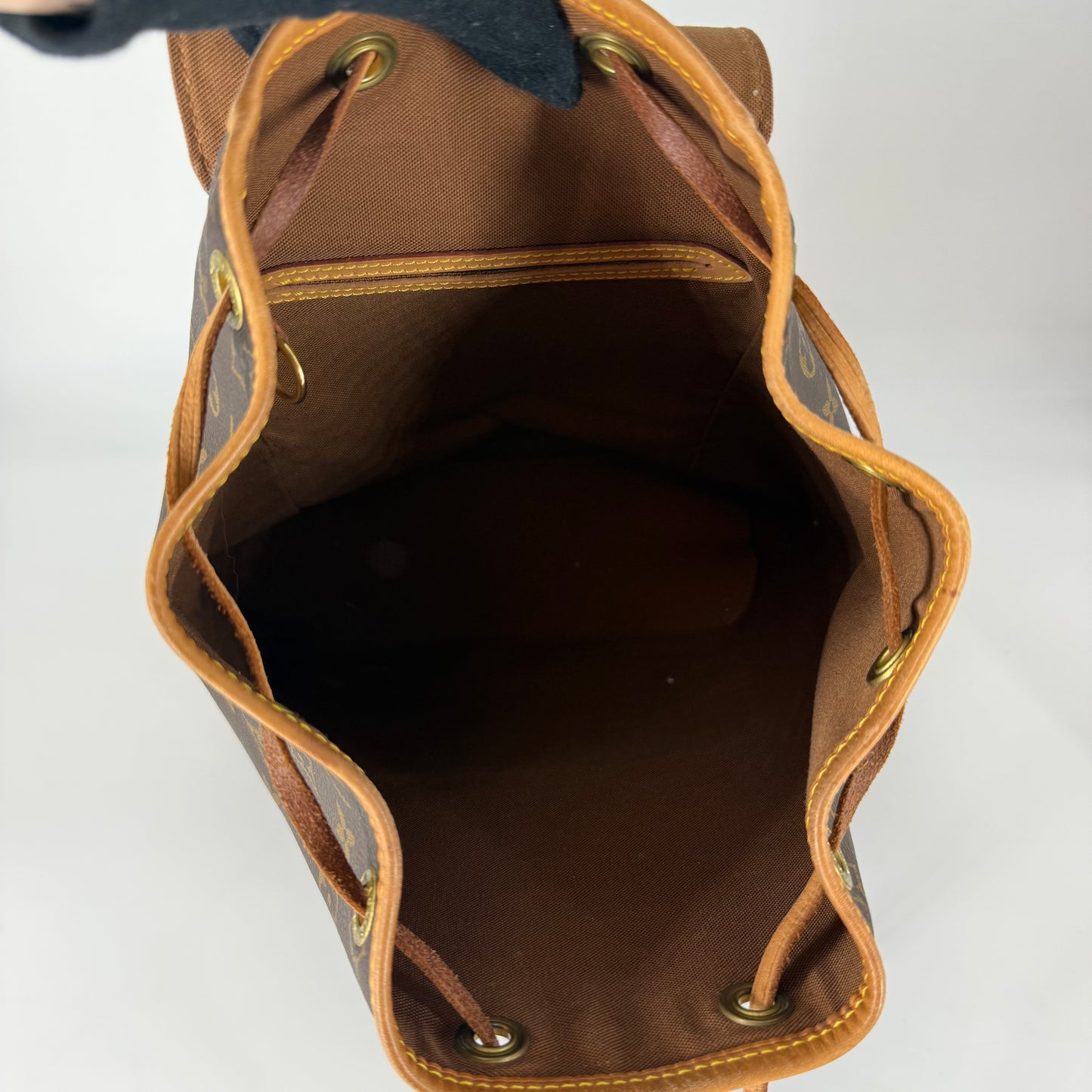 LOUIS VUITTON Montsouris PM