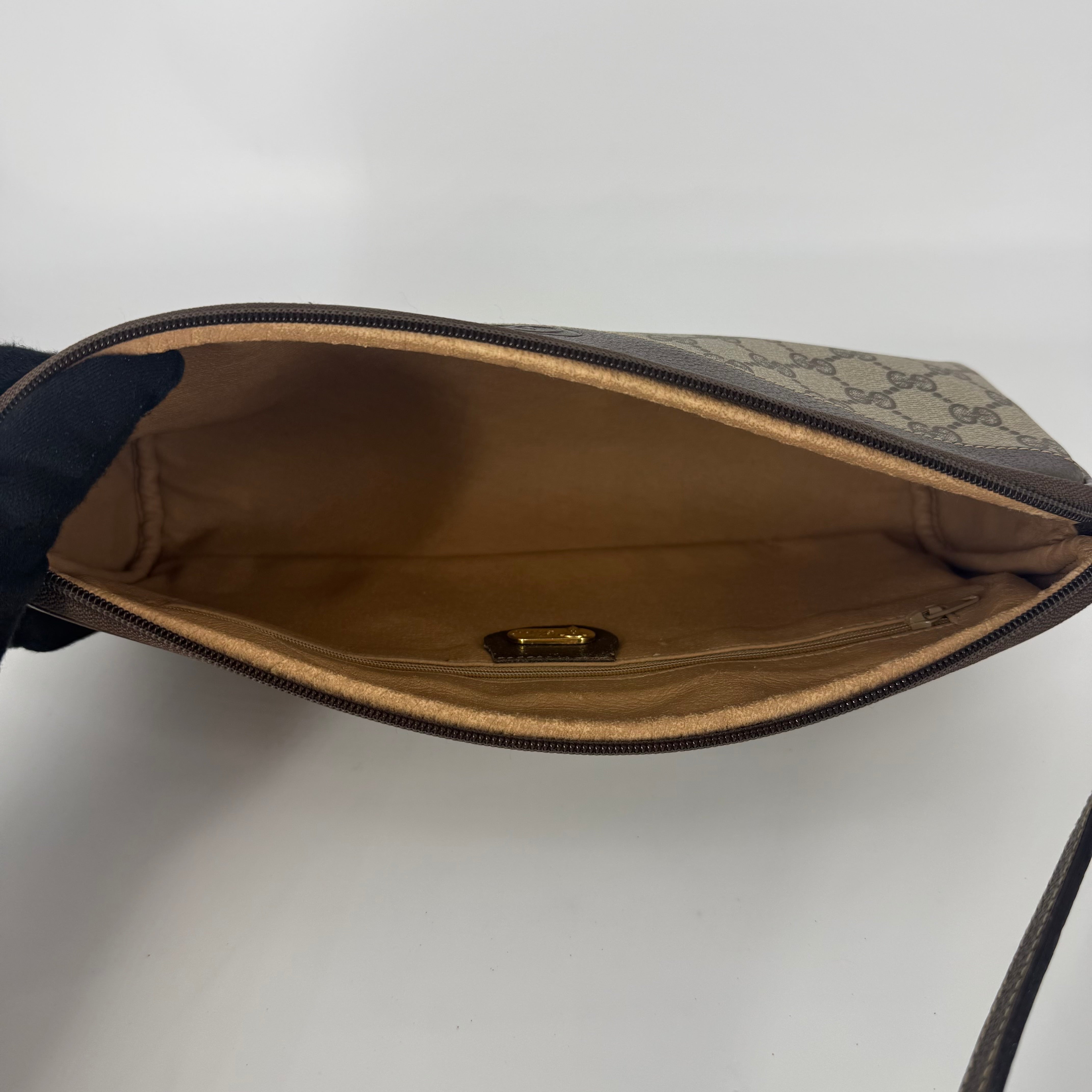 GG Supreme Crossbody Bag