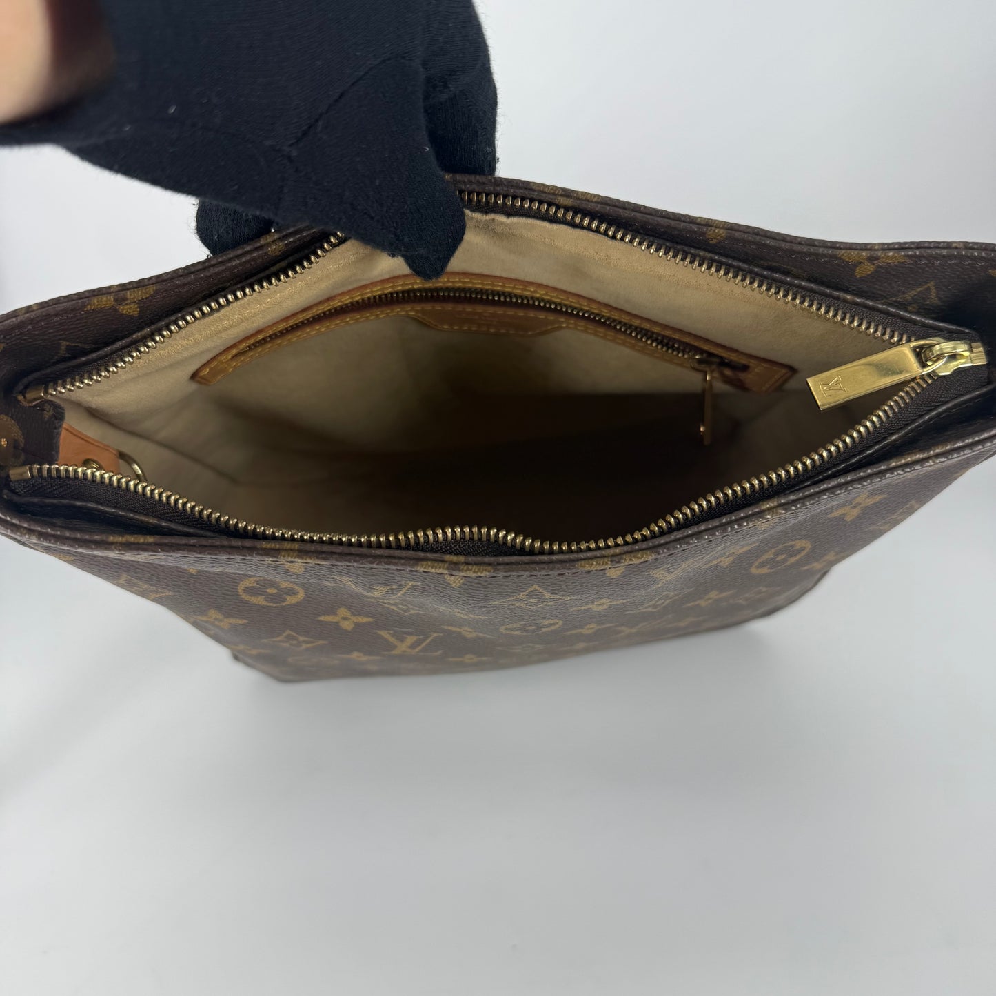 LOUIS VUITTON Looping GM