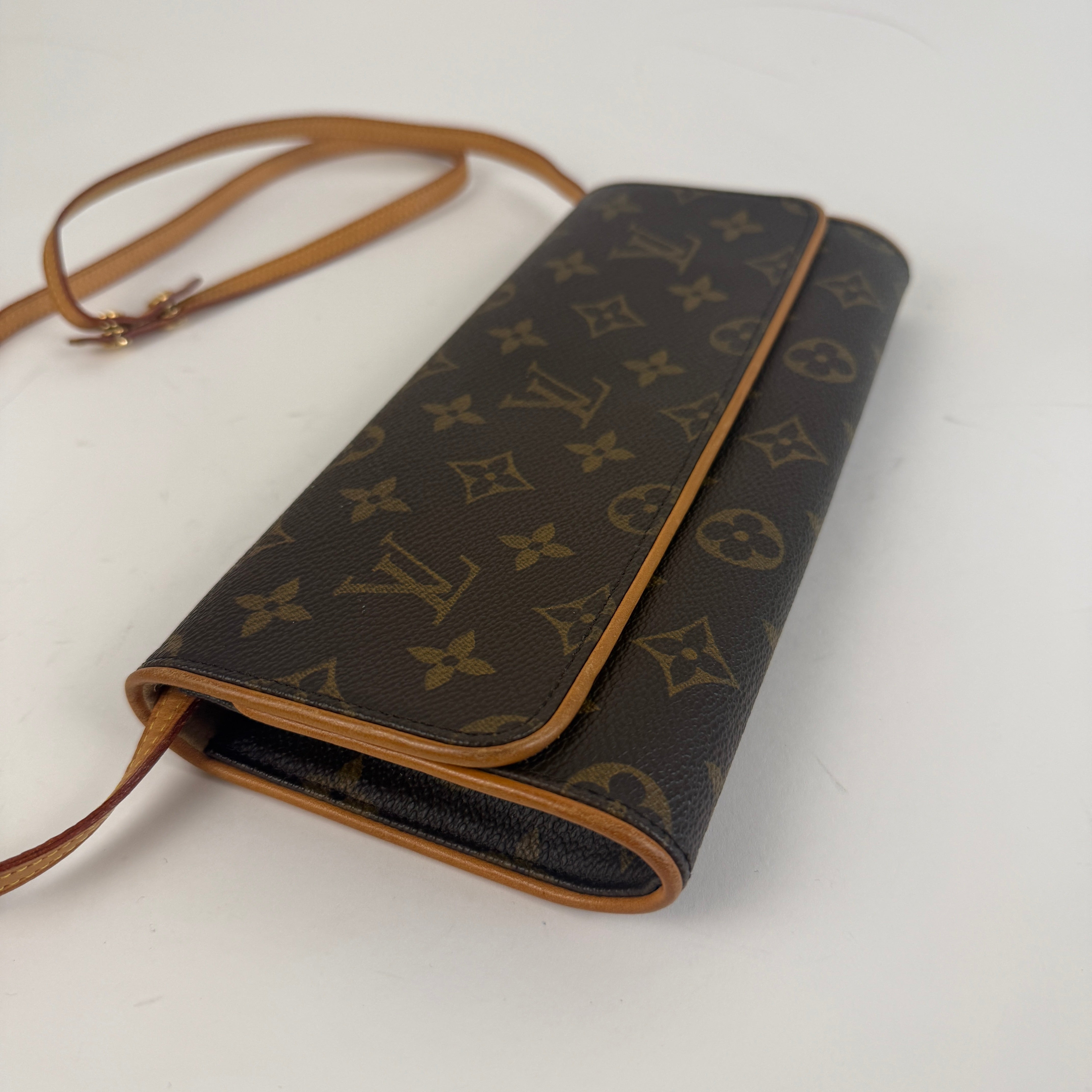 Twin GM Crossbody