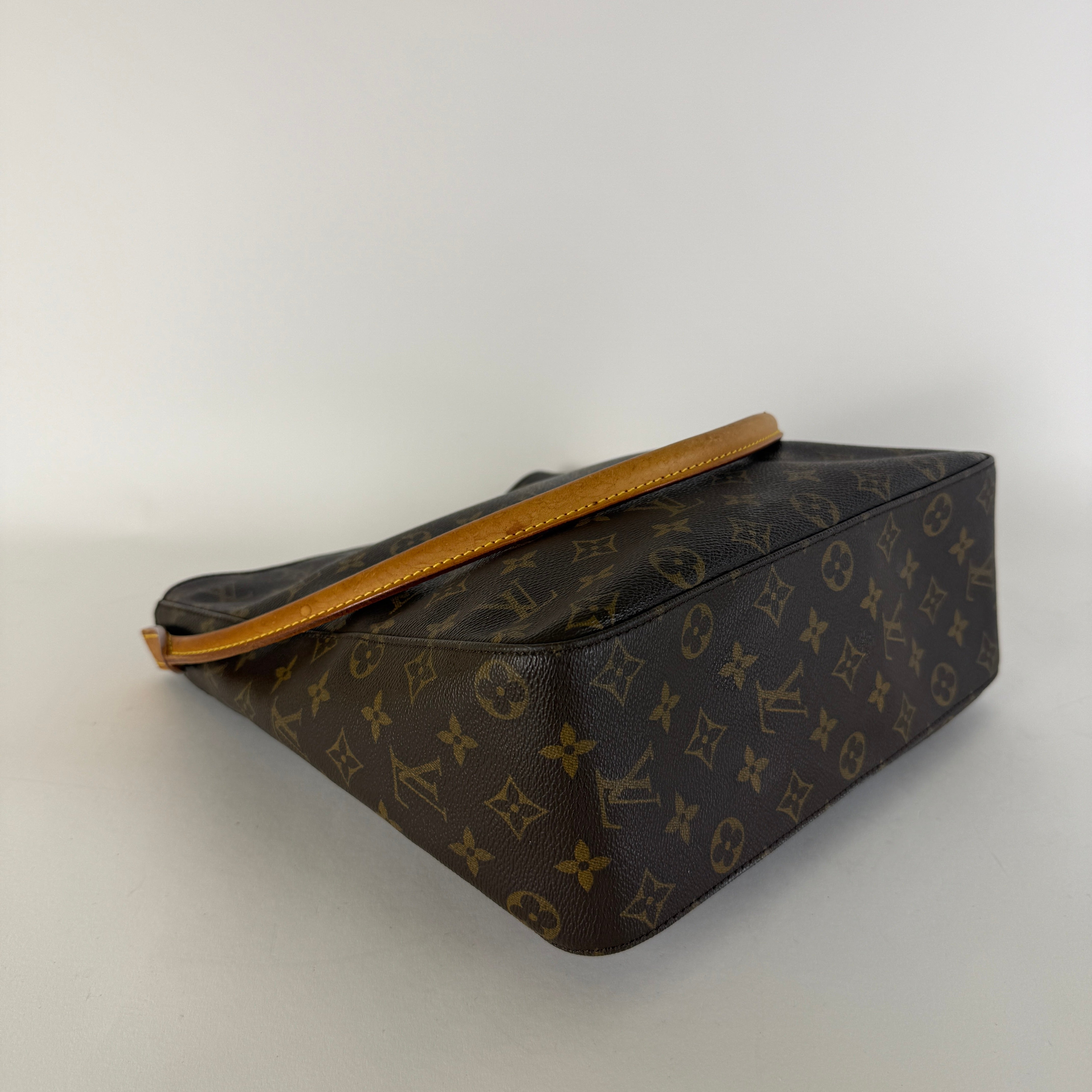 Looping GM Monogram