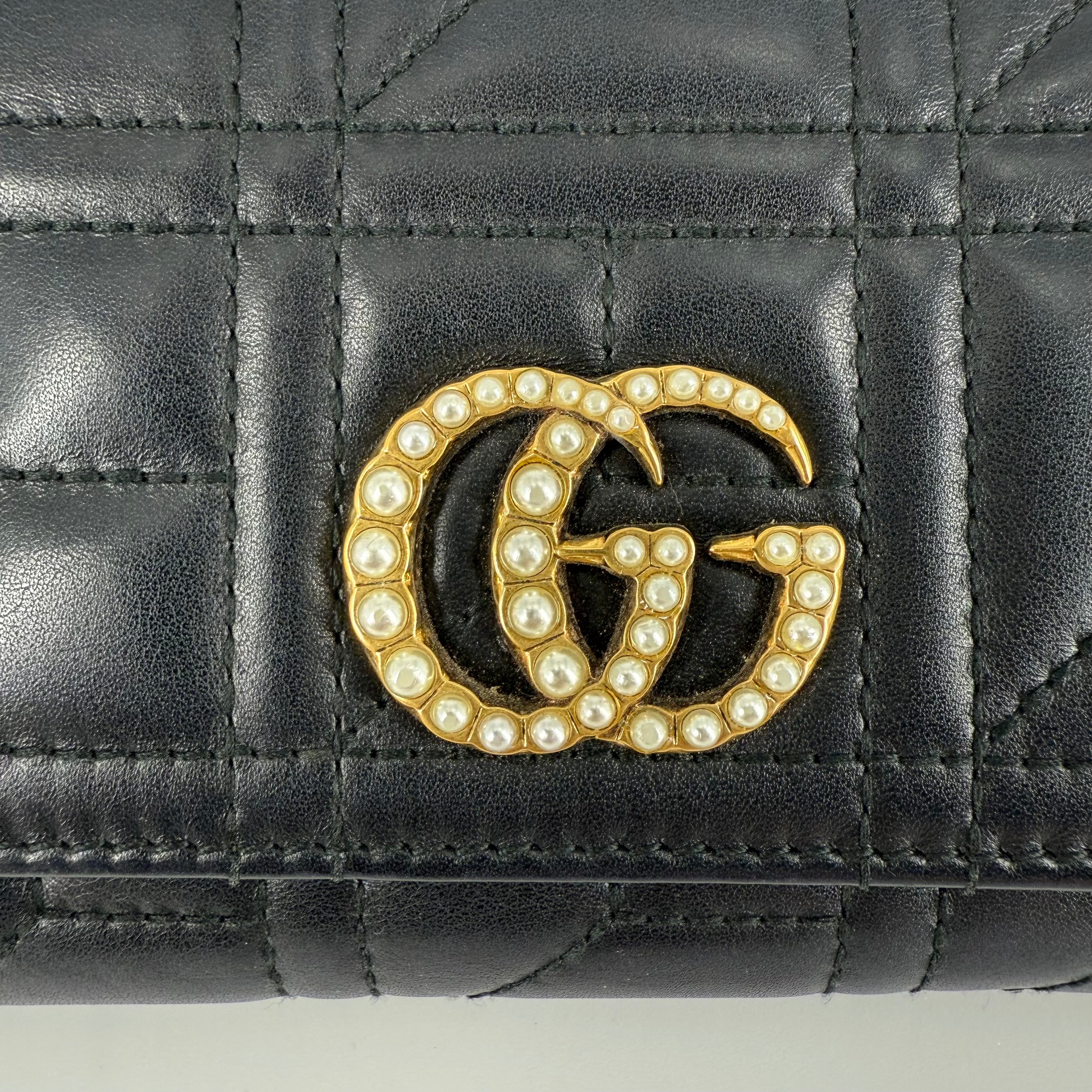 GG Marmont Matelassé Pearl Logo Wallet