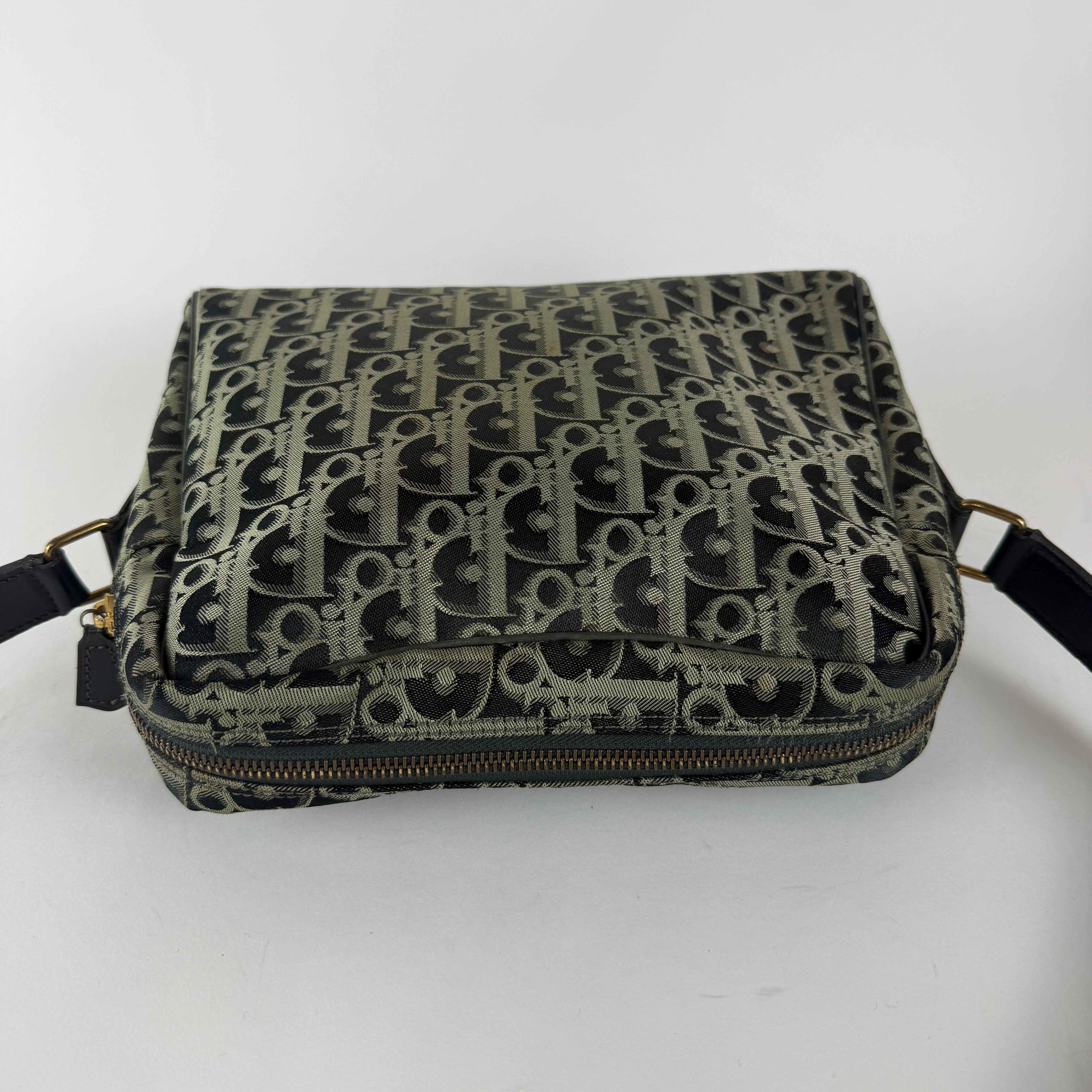 Vintage Trotter Crossbody Bag — Oblique Canvas
