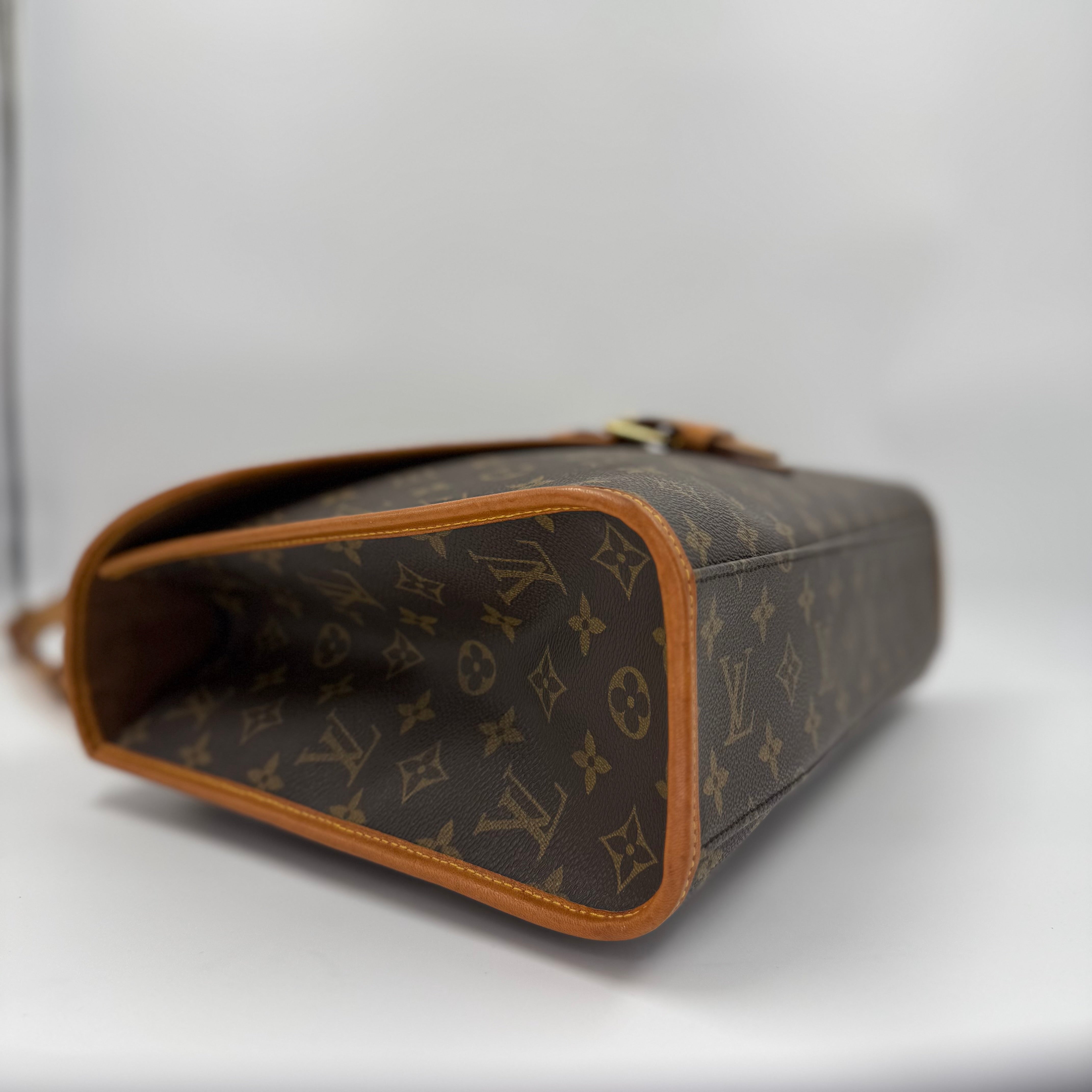 Monogram Beverly