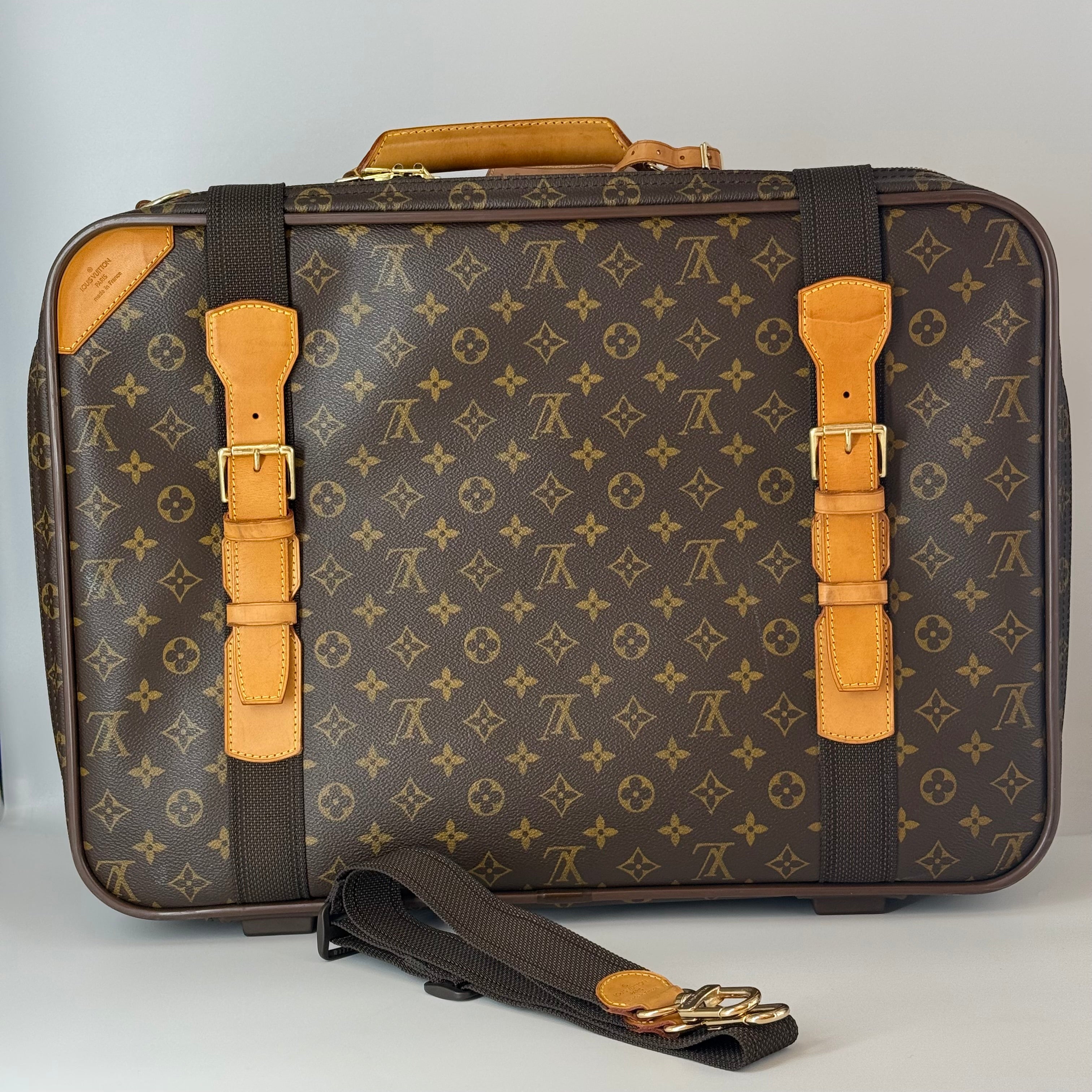 Satellite 53 Suitcase