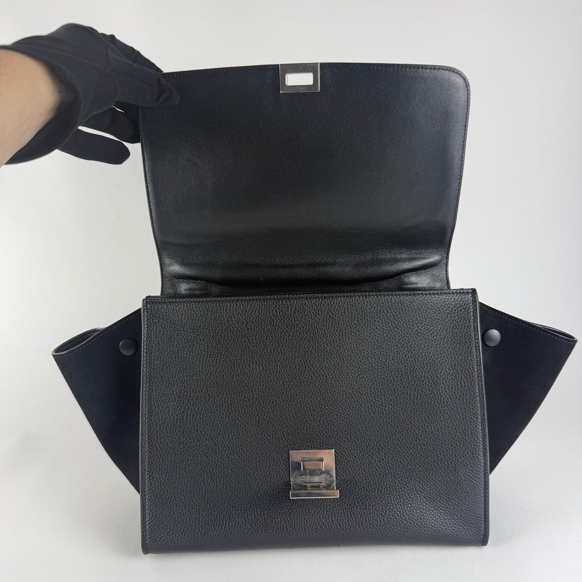 Trapeze Medium — Black Leather & Tweed 1