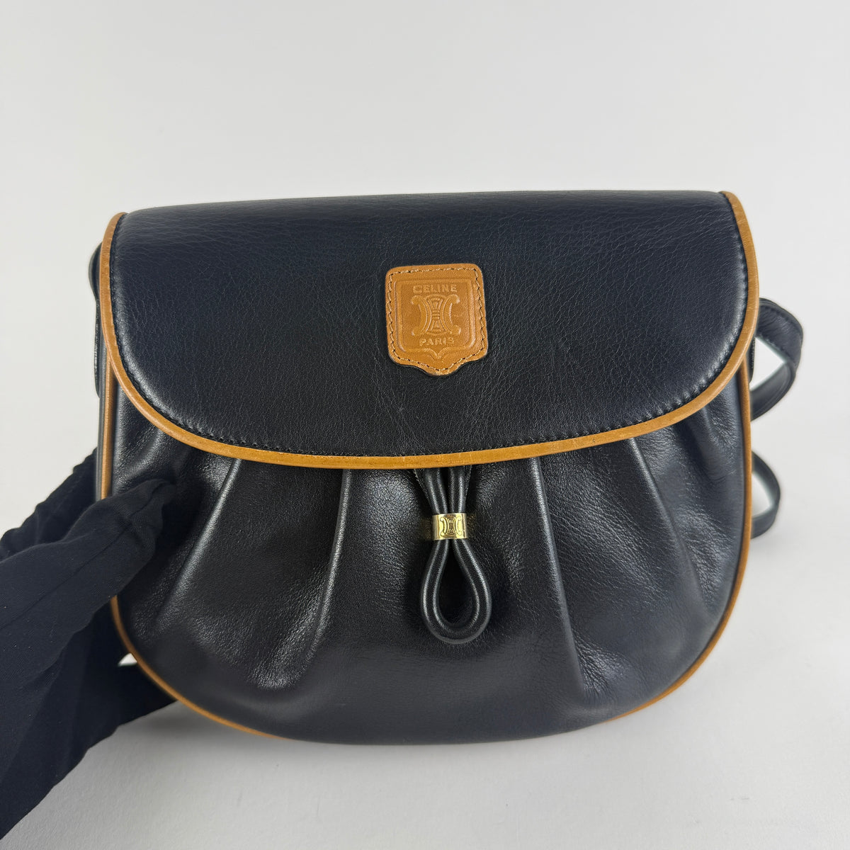 Vintage — Black Leather — Gold-Tone Hardware