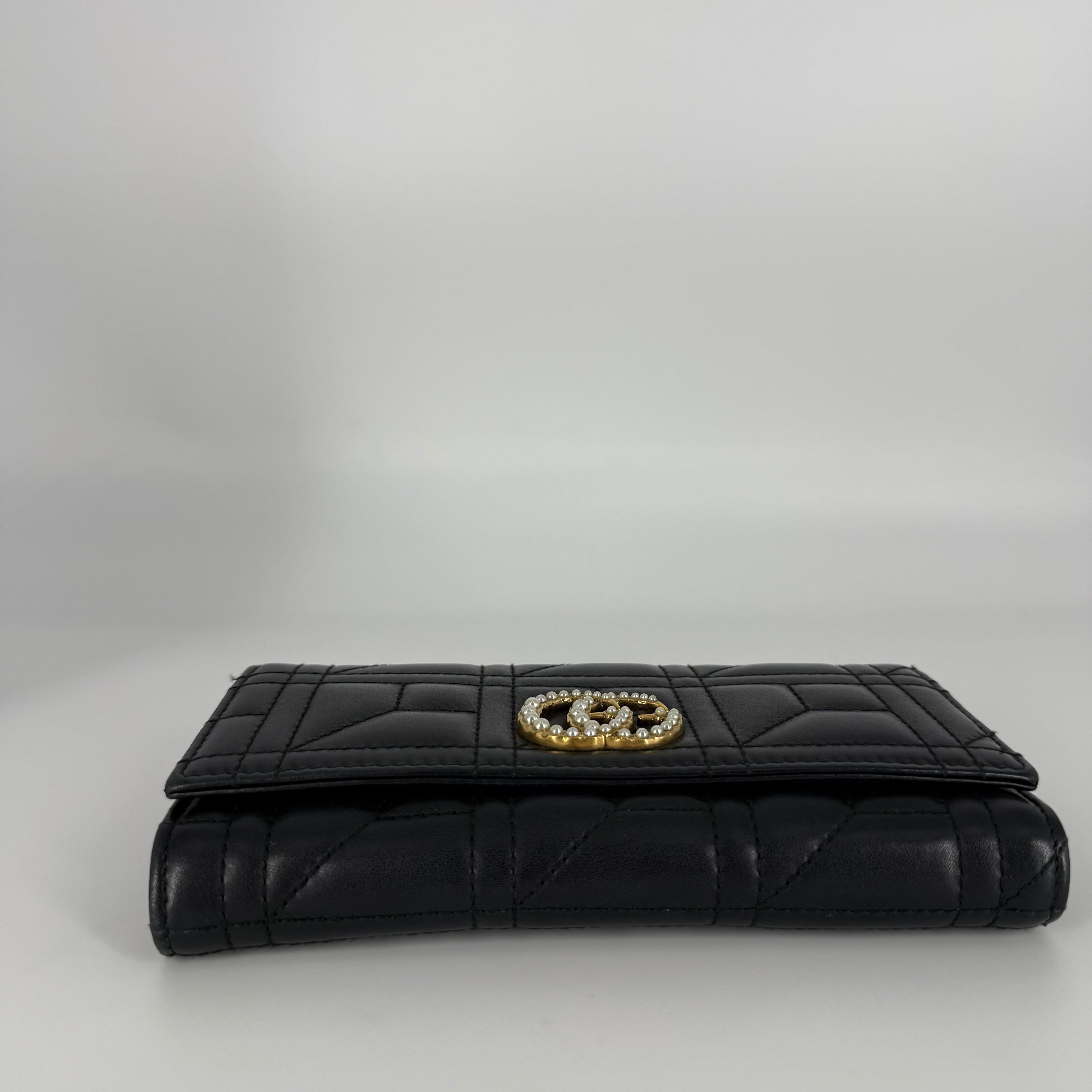 GG Marmont Matelassé Pearl Logo Wallet