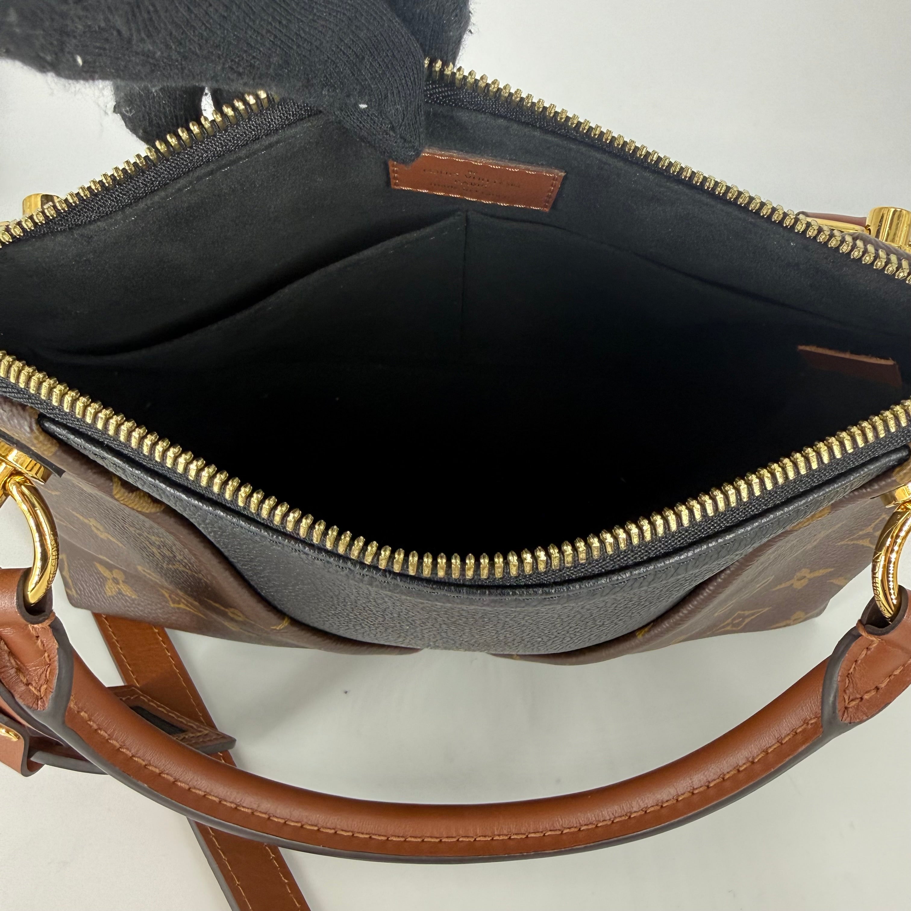 V Tote BB