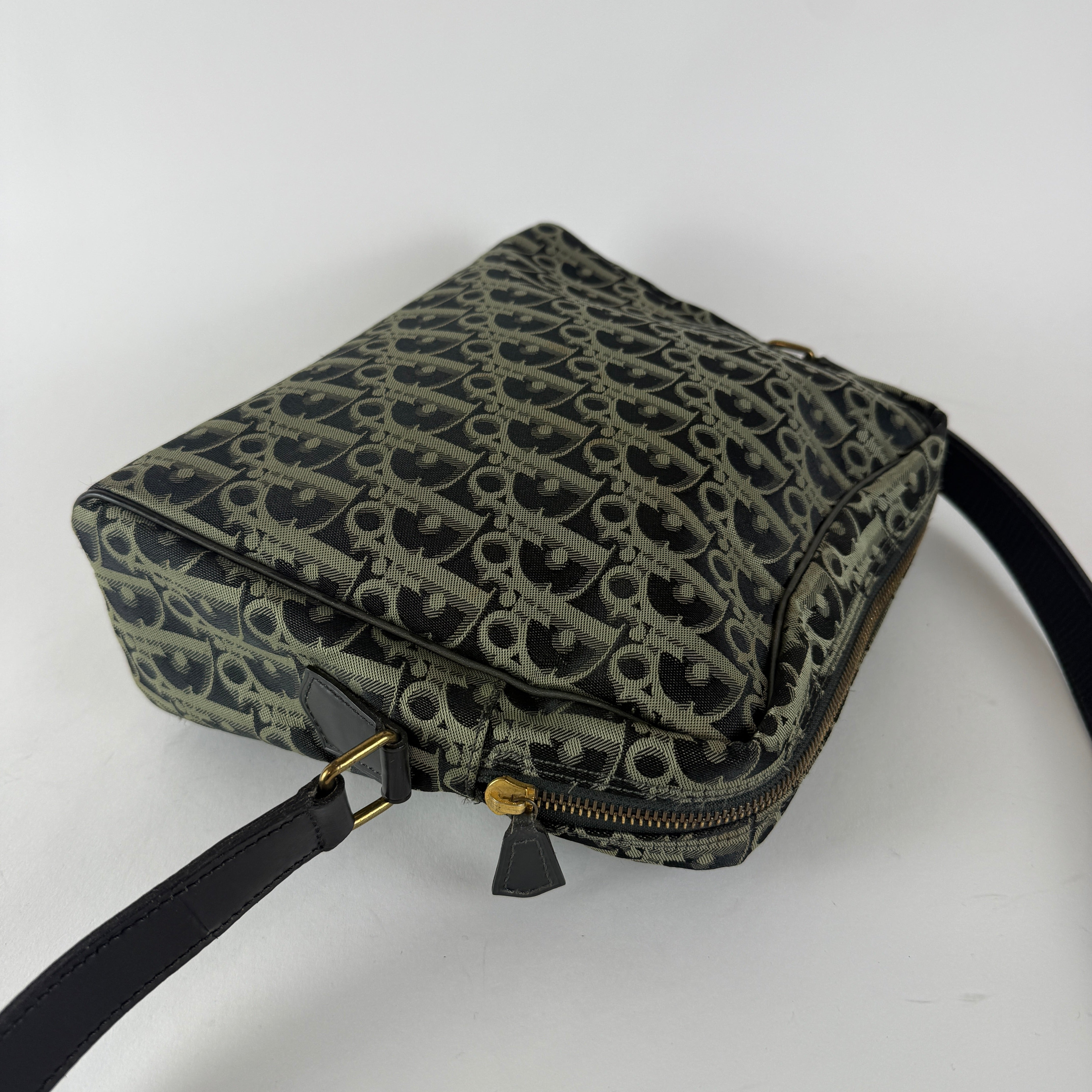 Vintage Trotter Crossbody Bag — Oblique Canvas