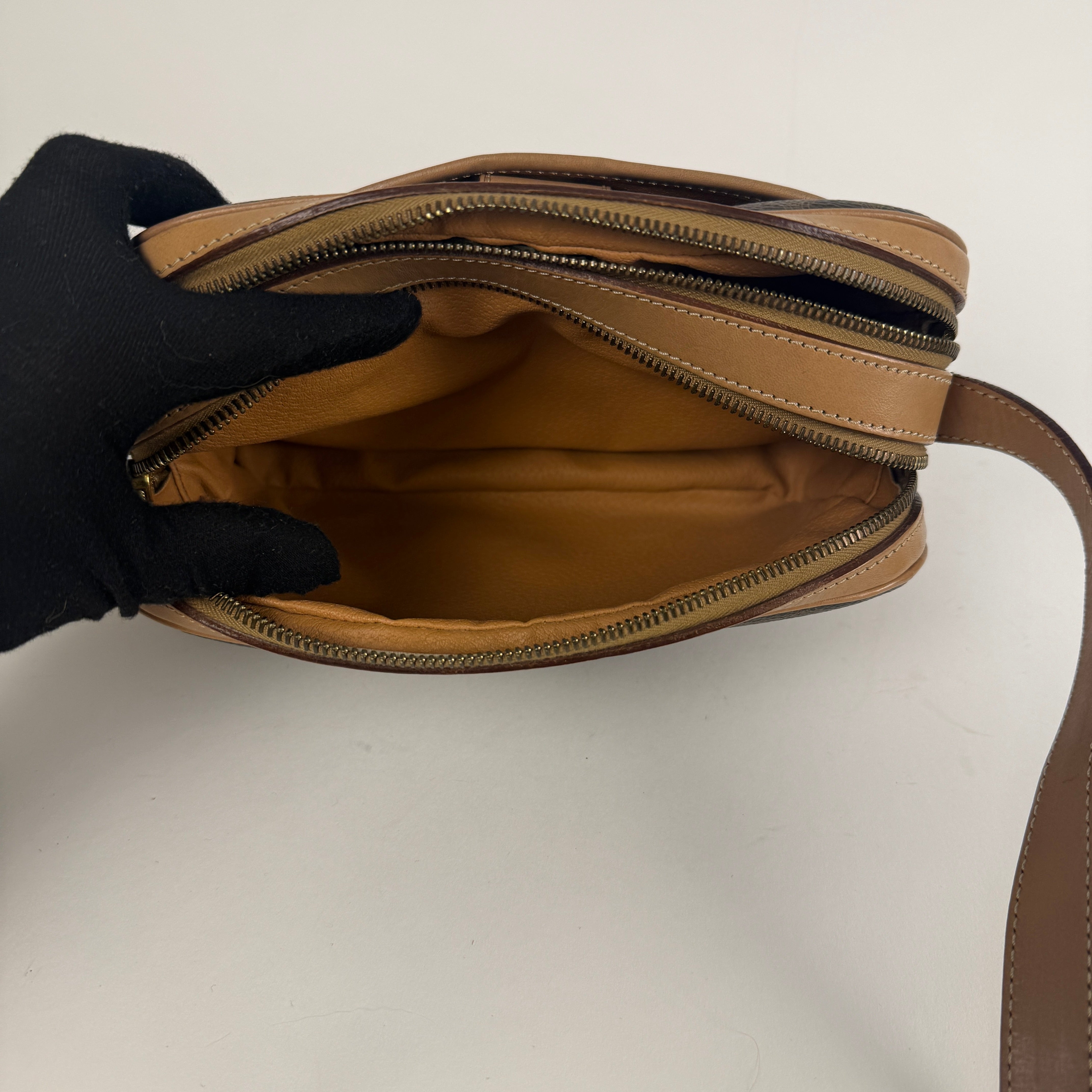 CROSSBODY MACADAM