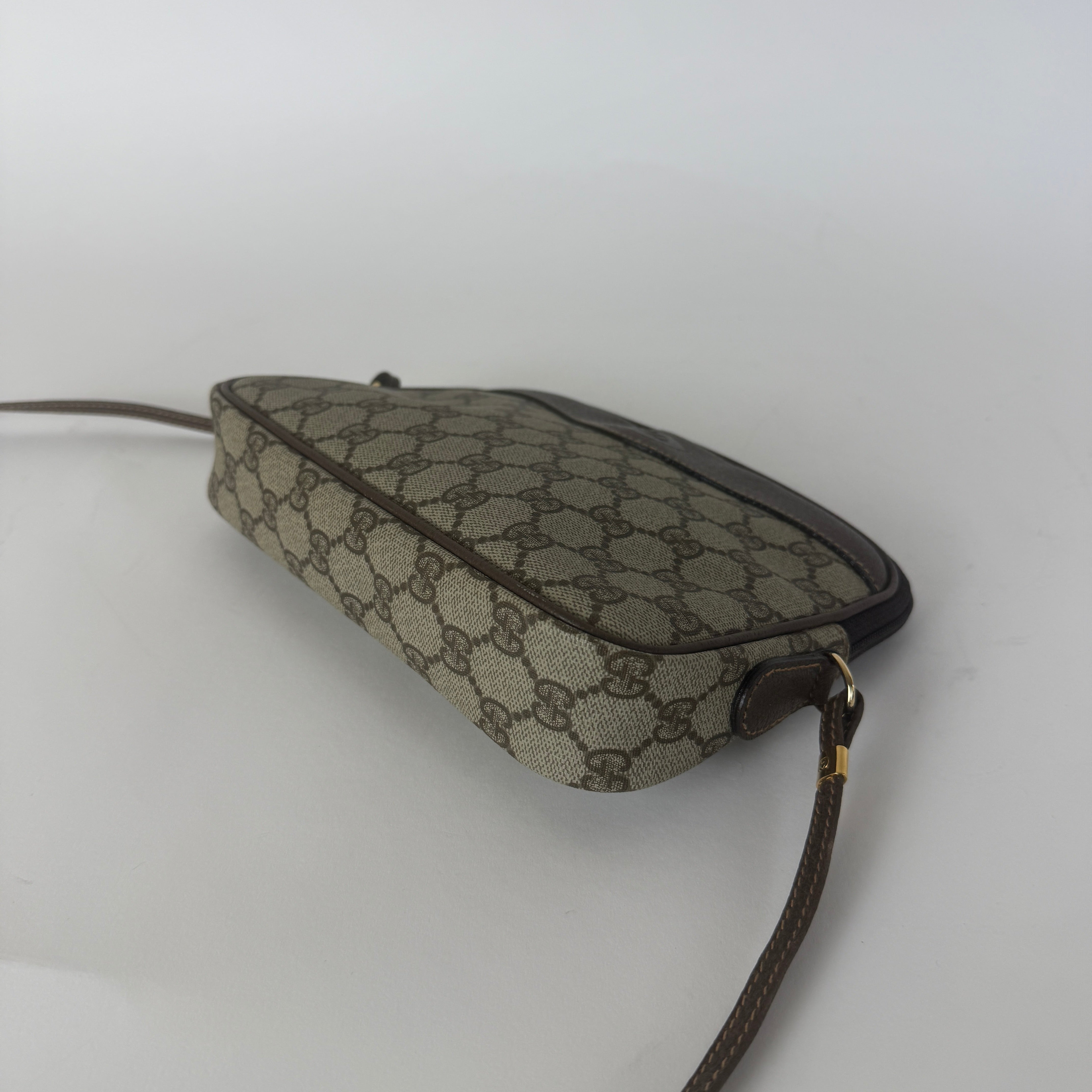 Vintage GG Supreme Crossbody Bag