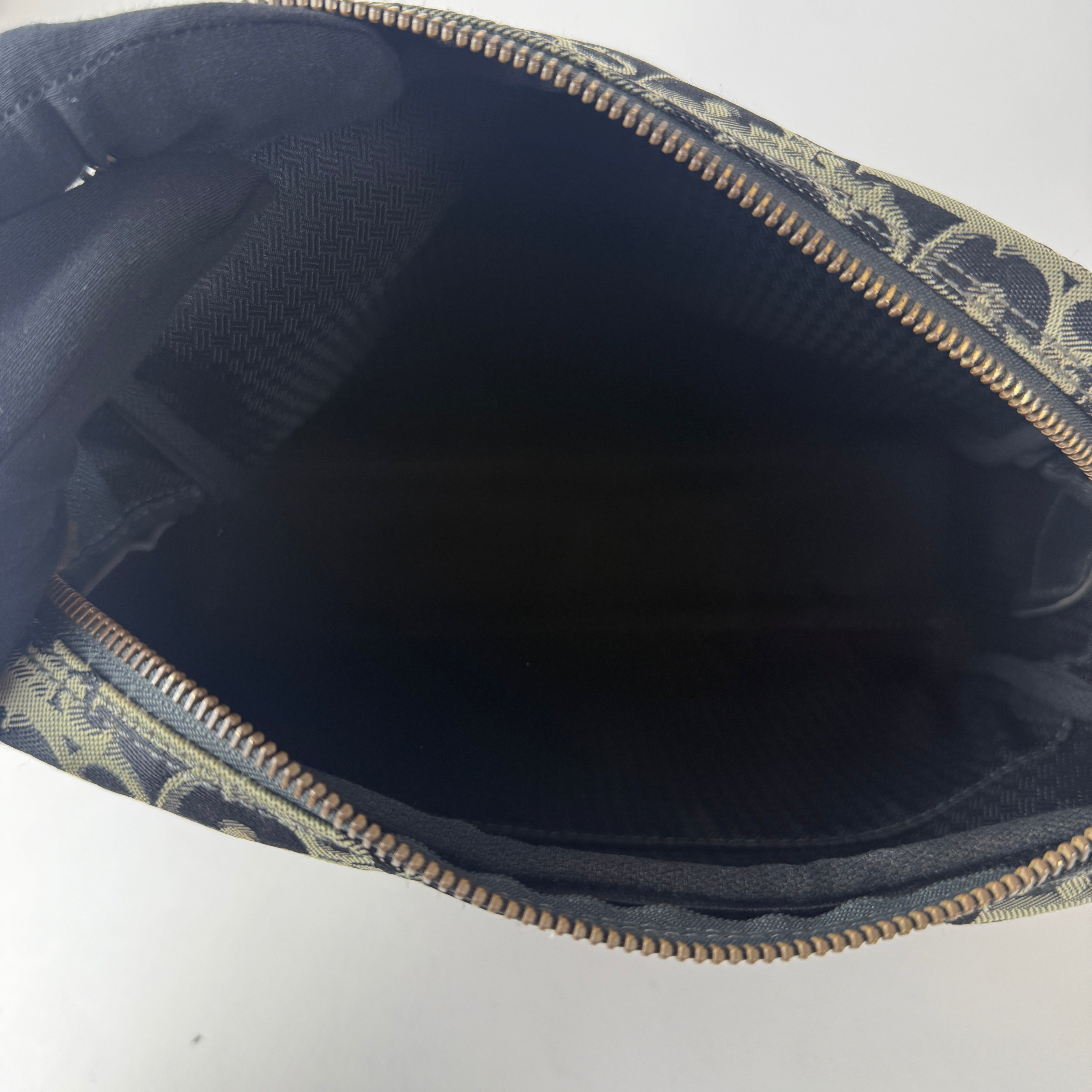 Vintage Trotter Crossbody Bag — Oblique Canvas