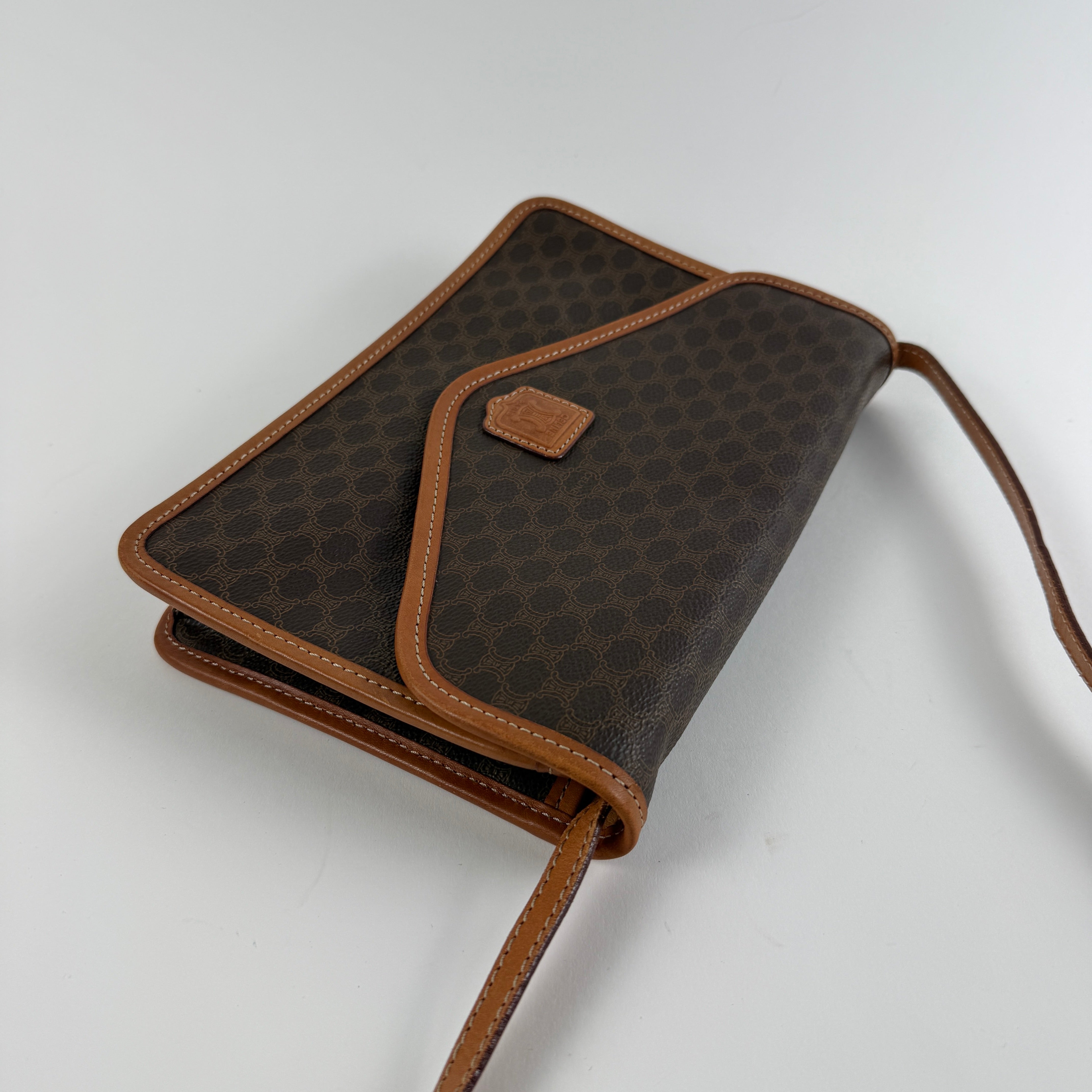 CROSSBODY MACADAM