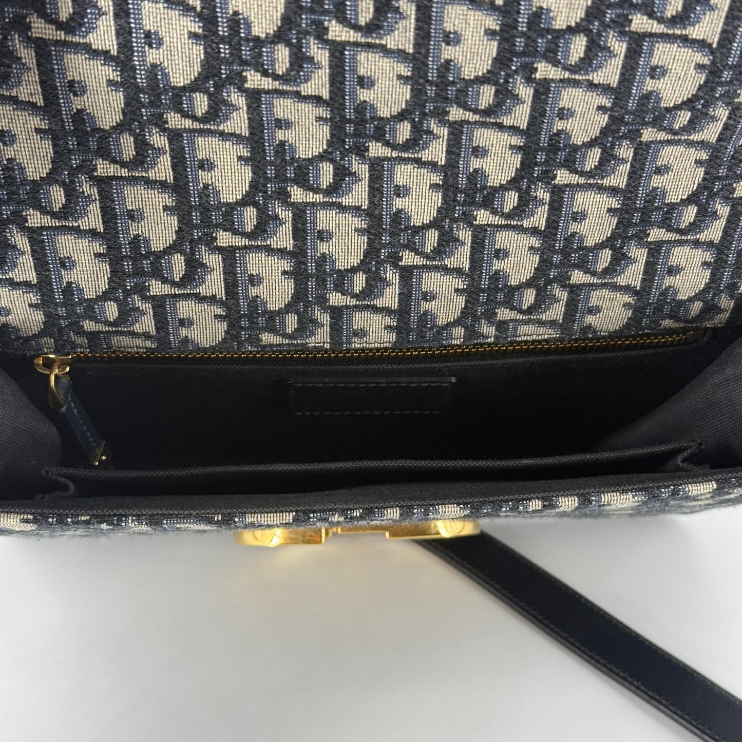 Christian Dior – Montaigne 30 Navy Blue