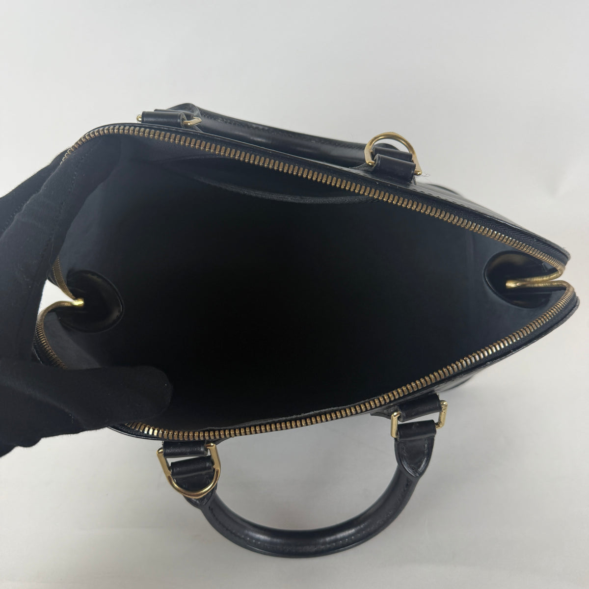 Alma PM — Black Epi Leather — Gold-Tone Hardware