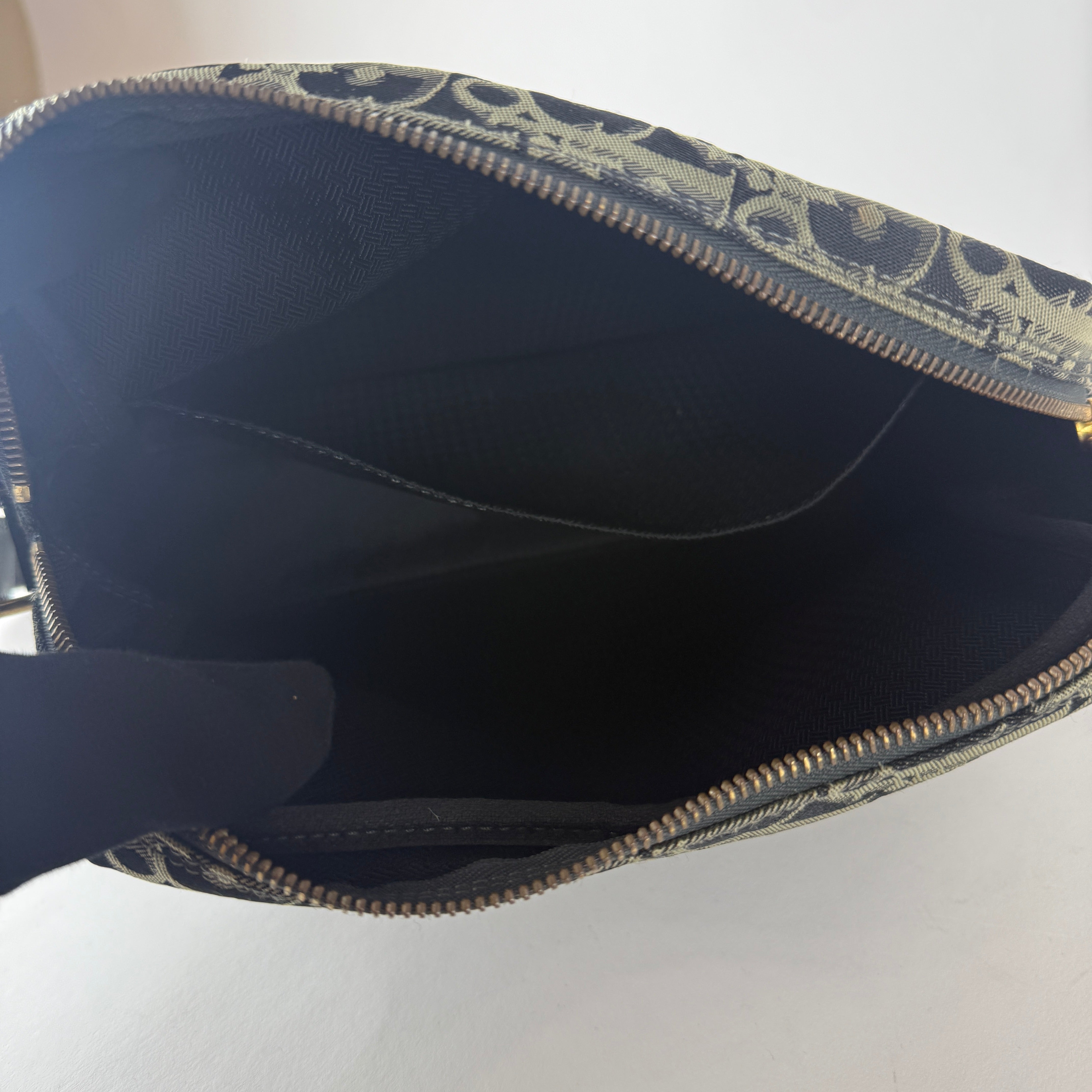 Vintage Trotter Crossbody Bag — Oblique Canvas