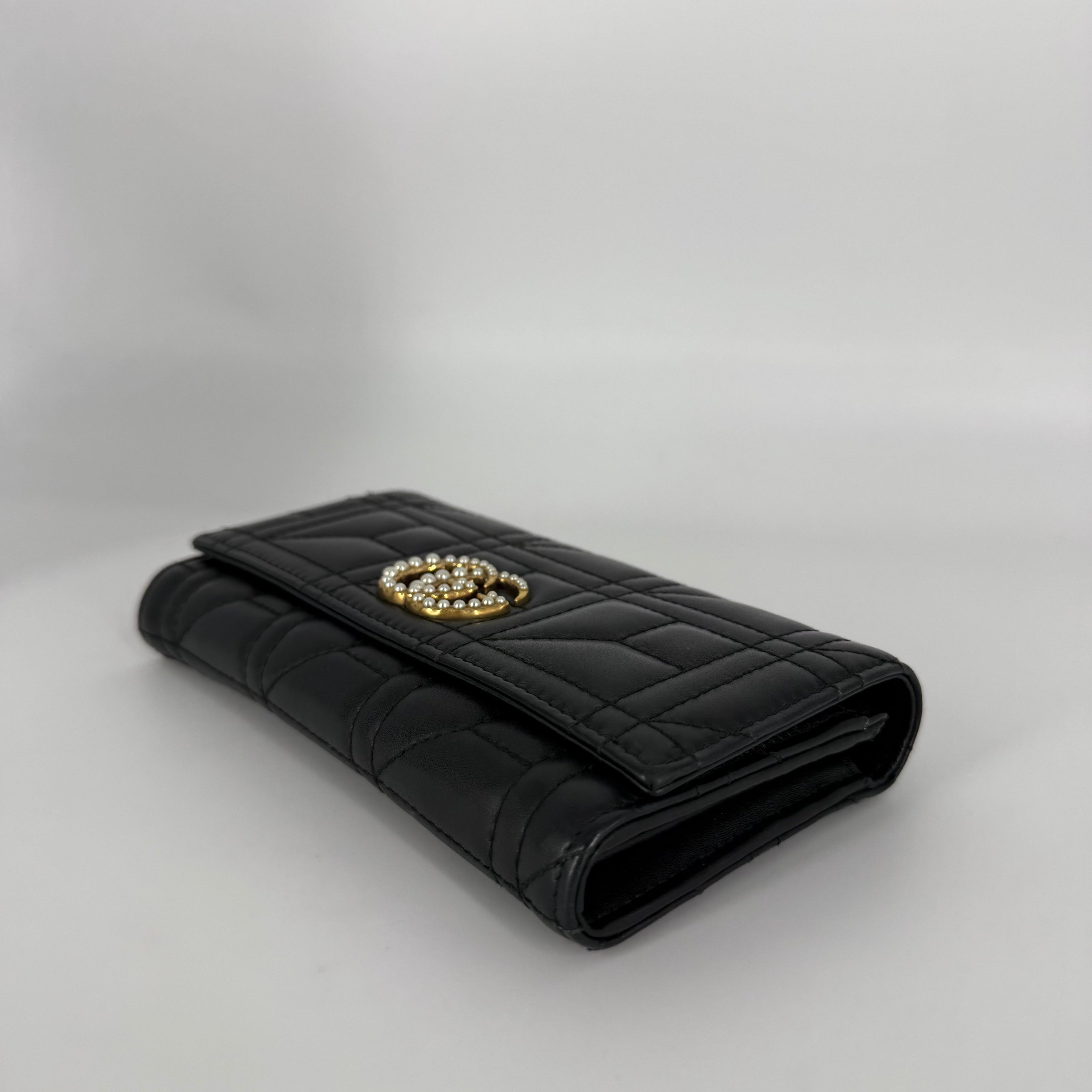 GG Marmont Matelassé Pearl Logo Wallet