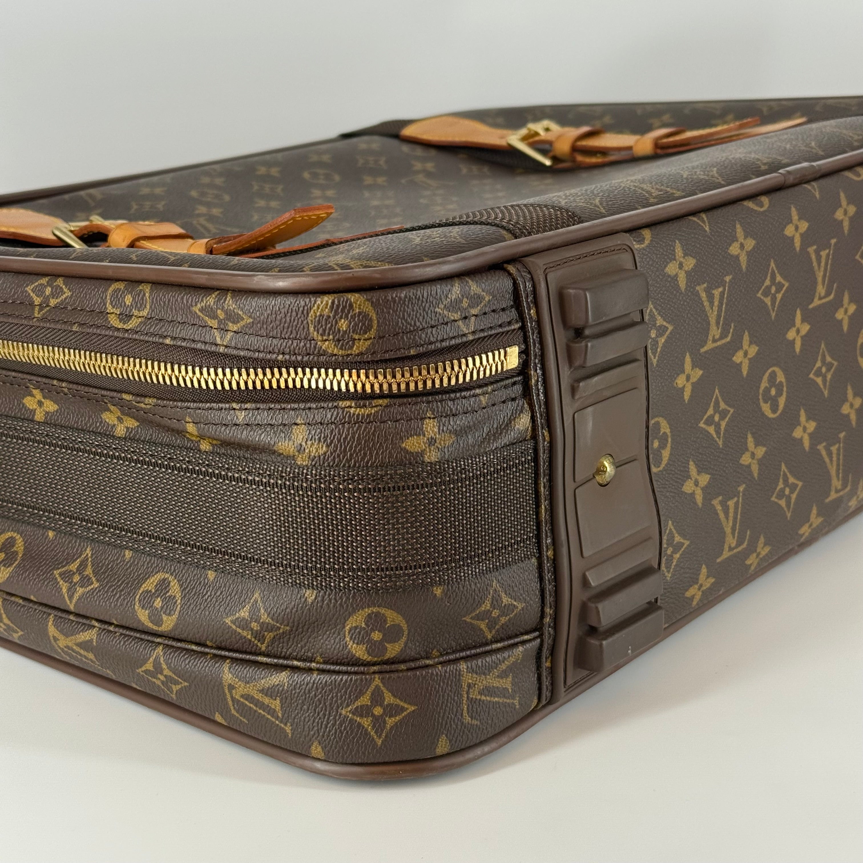 Satellite 53 Suitcase