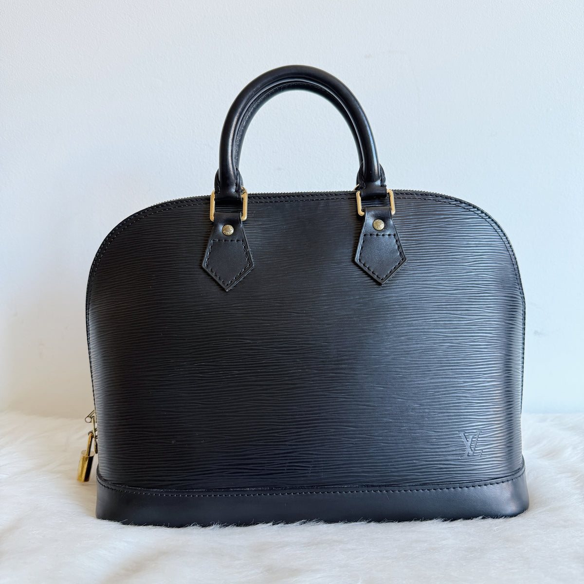 Alma PM — Black Epi Leather — Gold-Tone Hardware