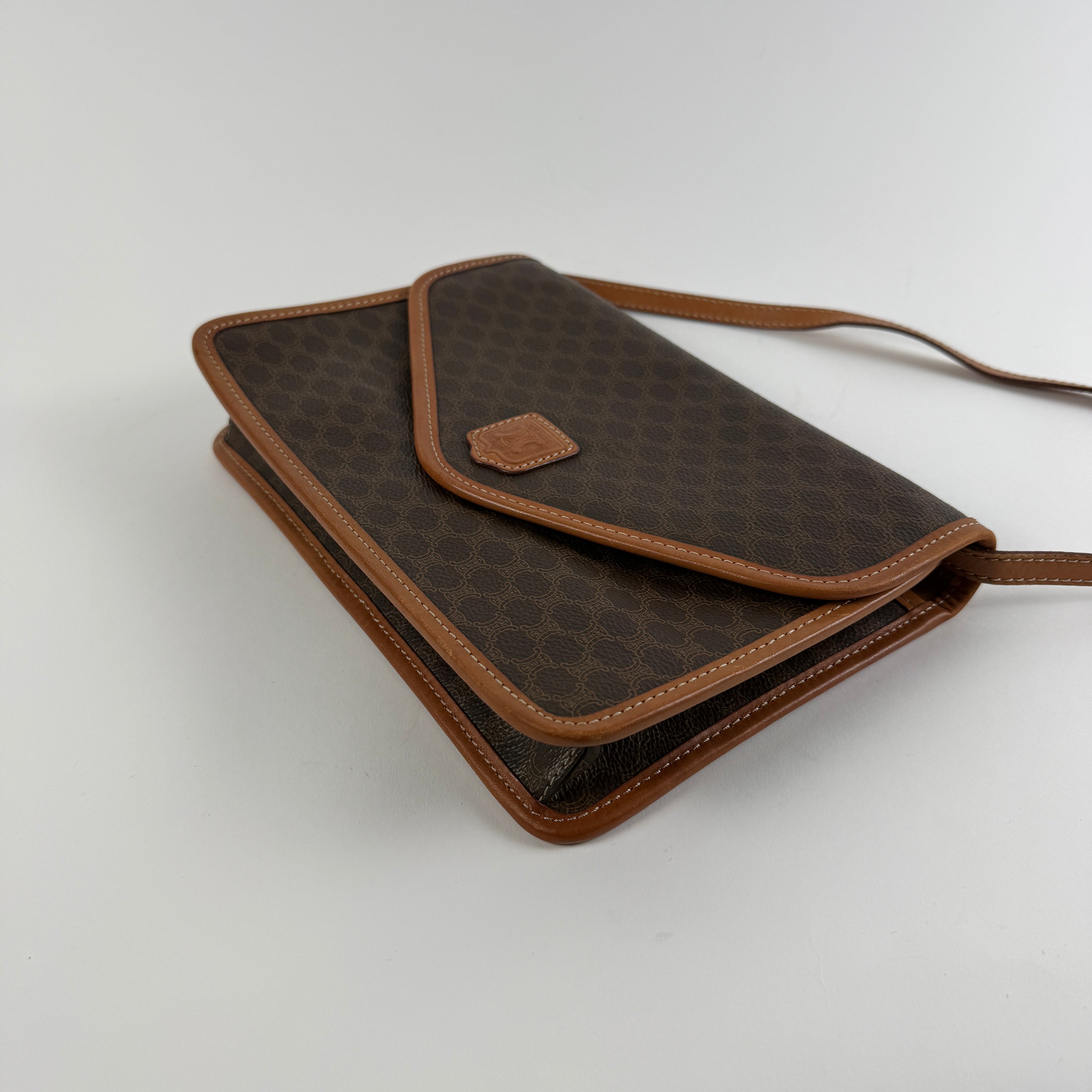 CROSSBODY MACADAM