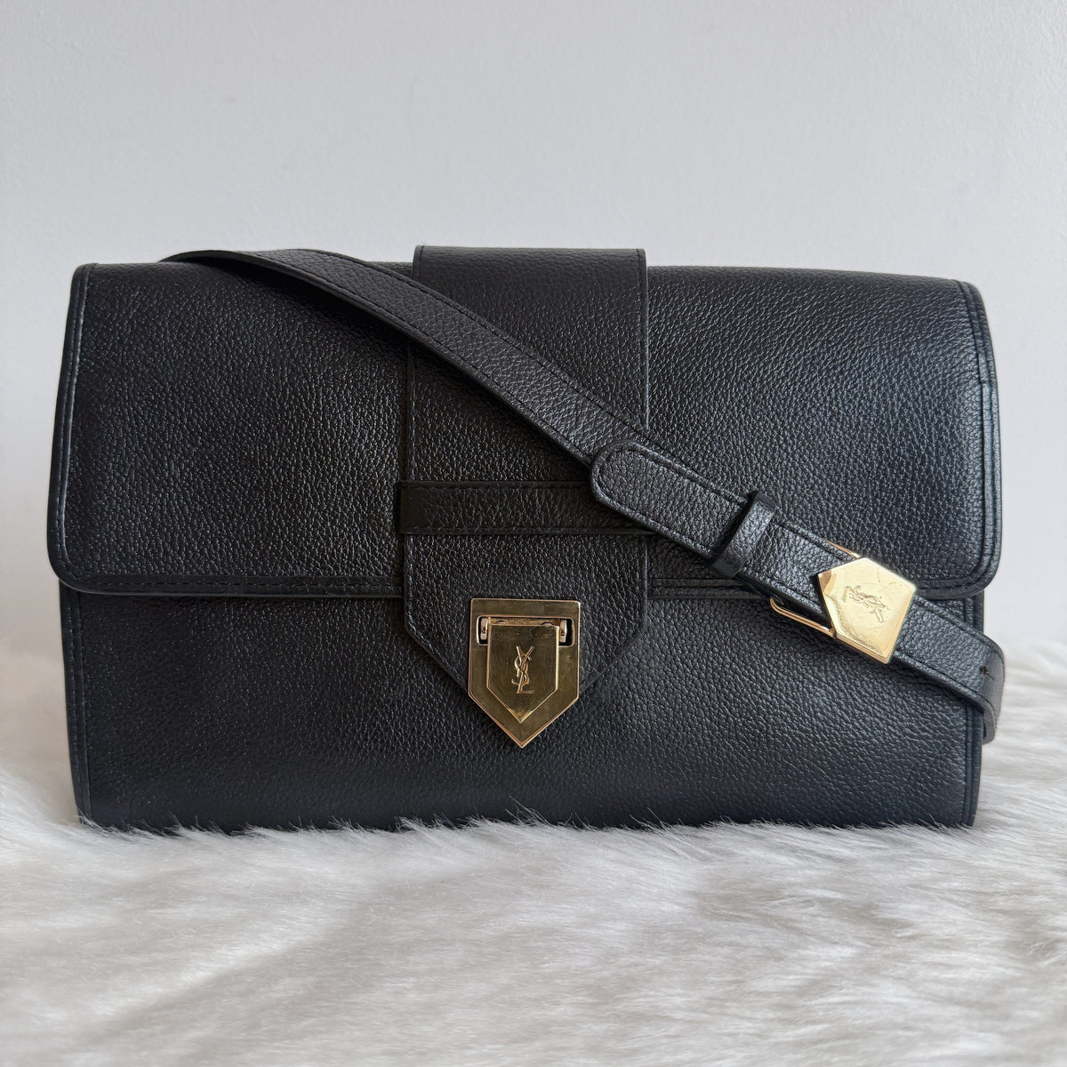 Vintage Crossbody Bag — Black Grained Leather