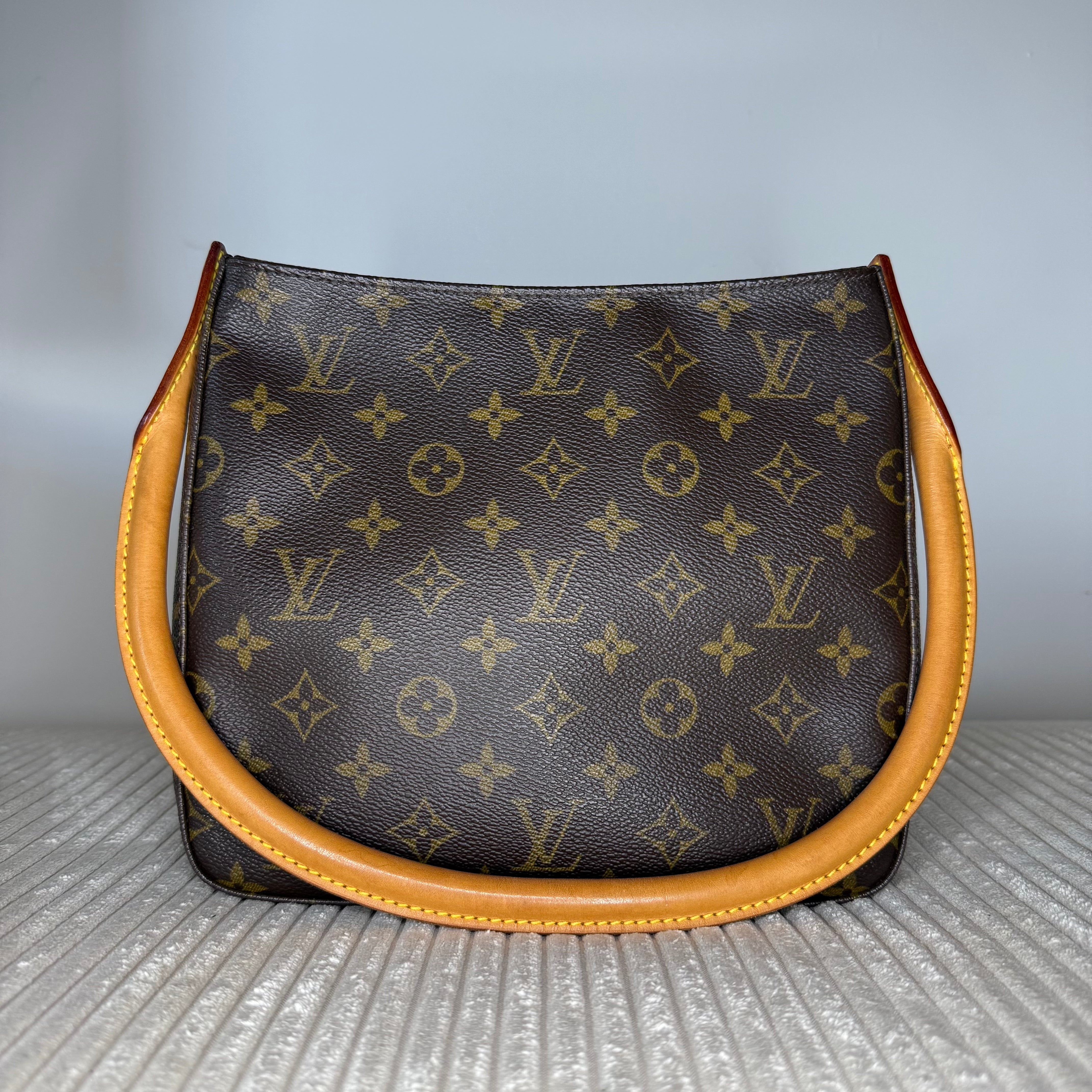 Monogram Looping MM
