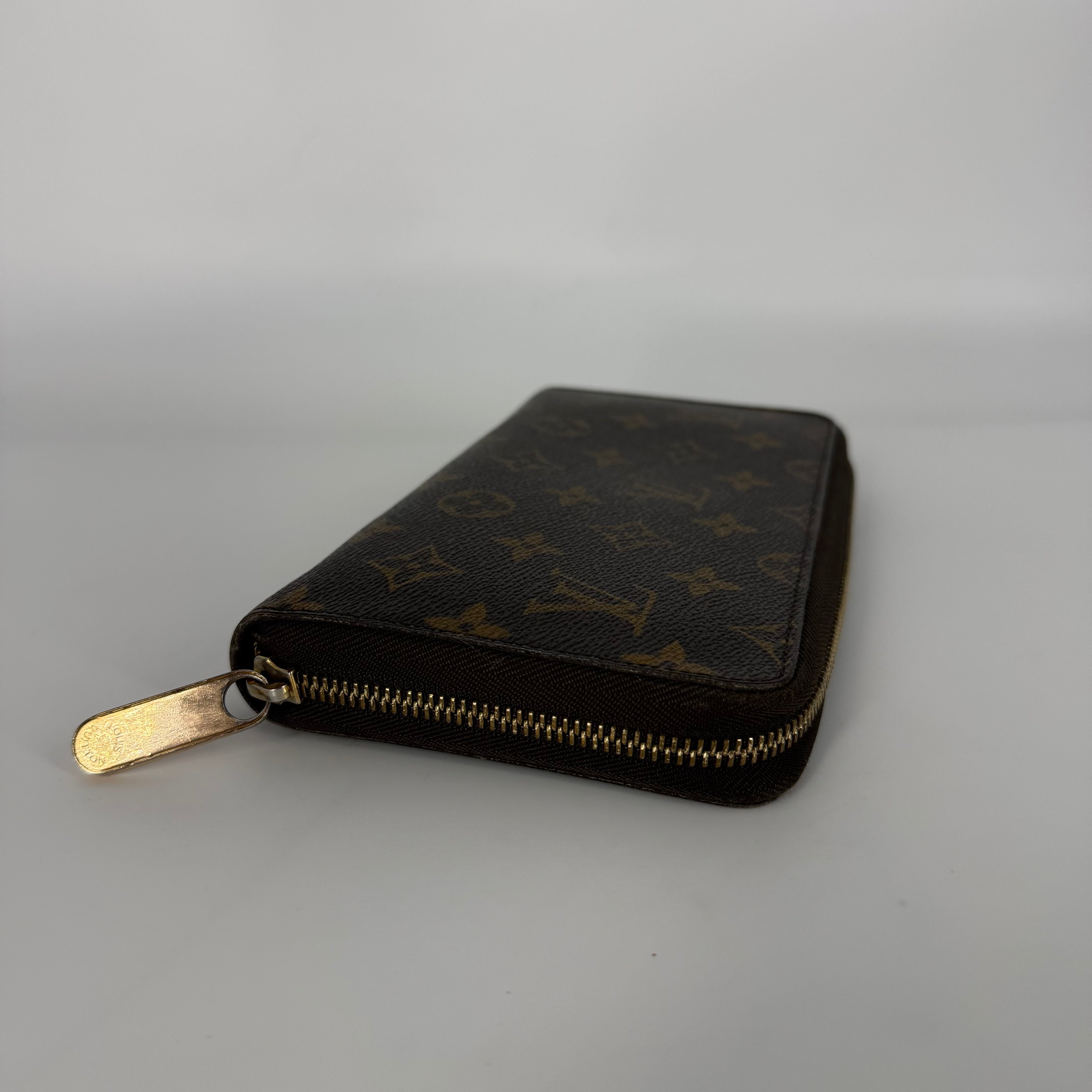 Zippy Wallet Monogram