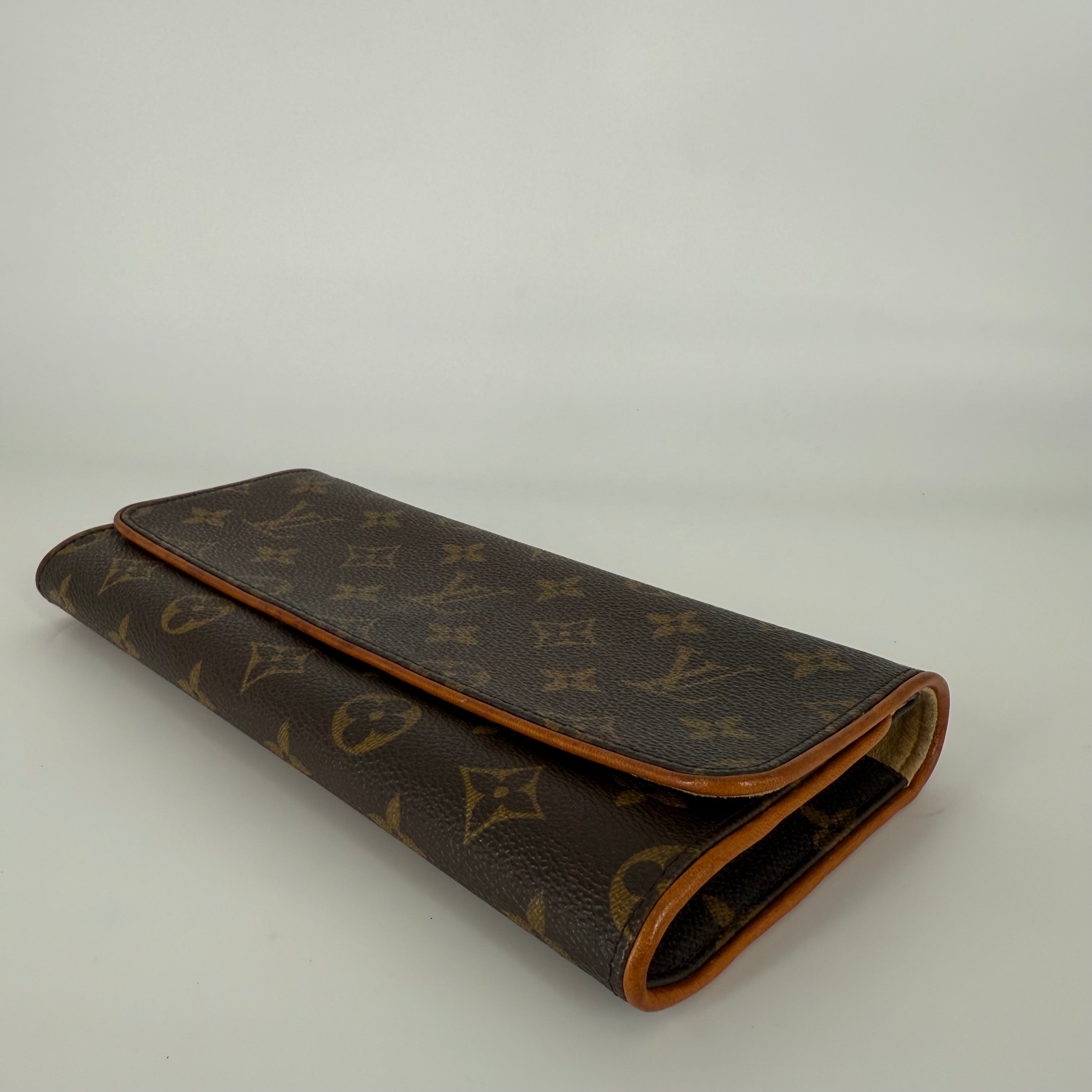 Monogram Pochette Twin GM