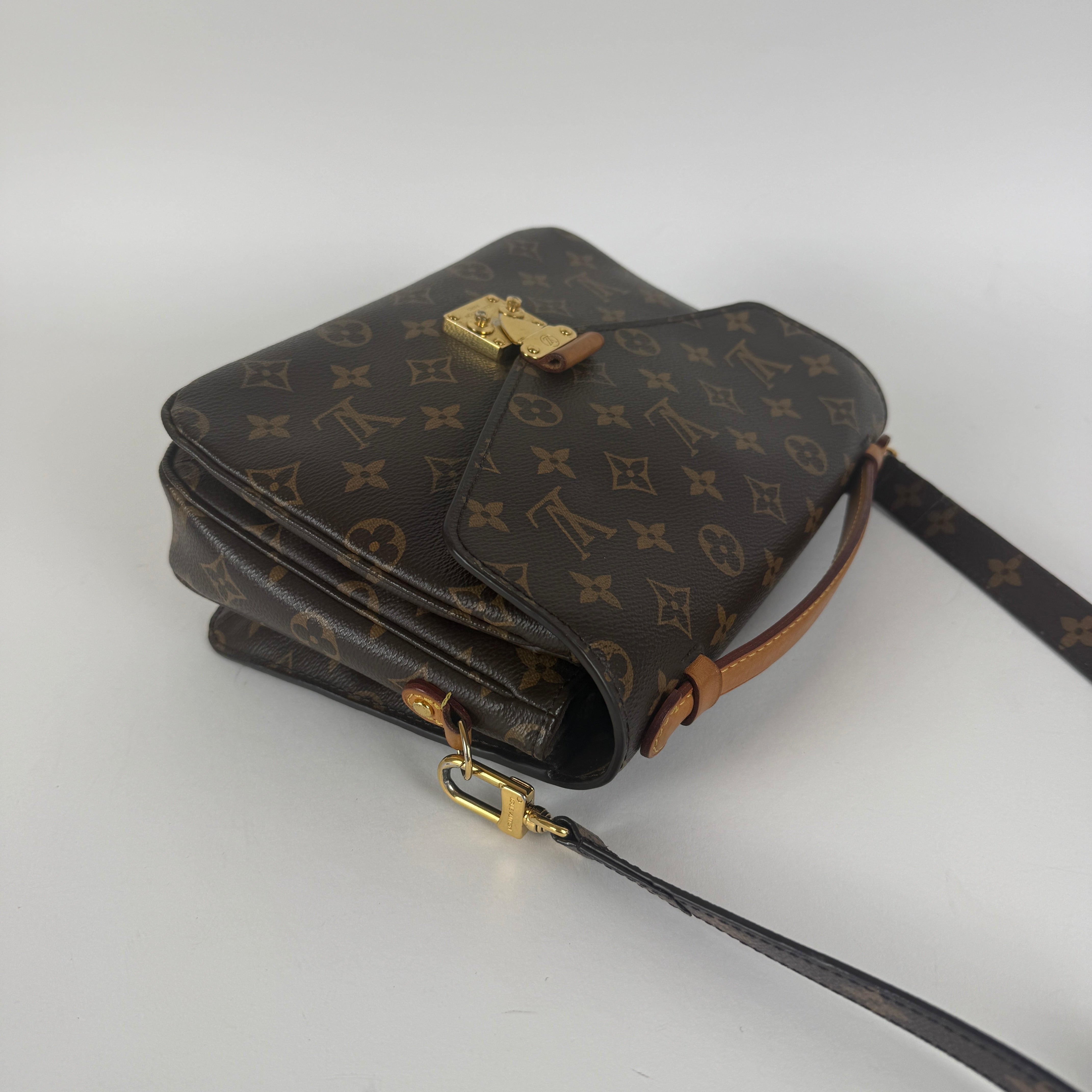 Monogram Pochette Métis