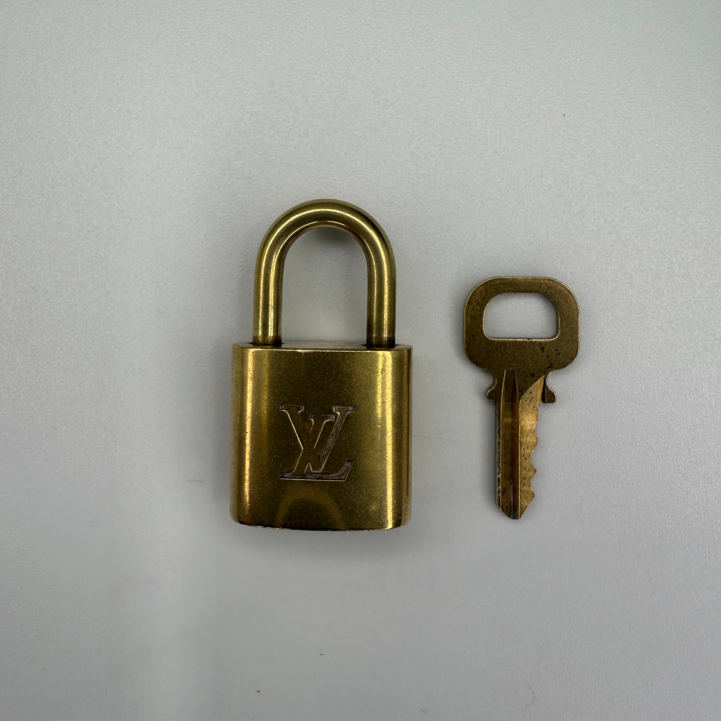 Louis Vuitton - Speedy 30