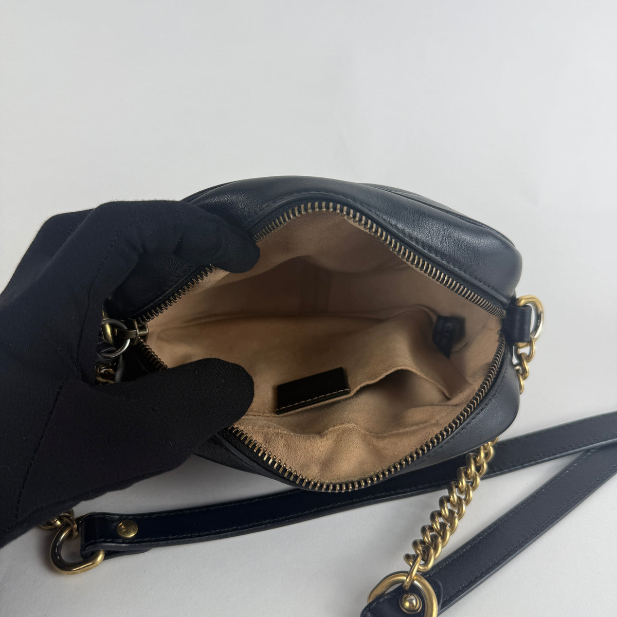 GG Marmont Matelassé Mini Camera Bag — Black Leather