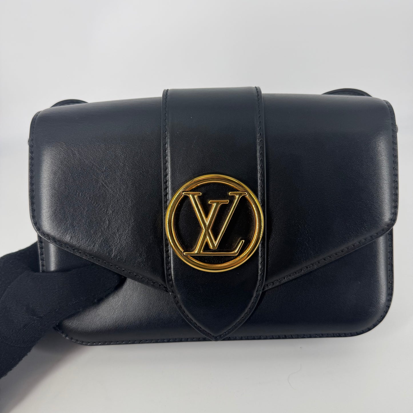 LOUIS VUITTON Pont Neuf Bag – Black Leather