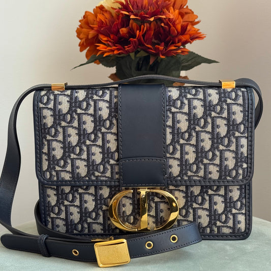 Christian Dior – Montaigne 30 Navy Blue