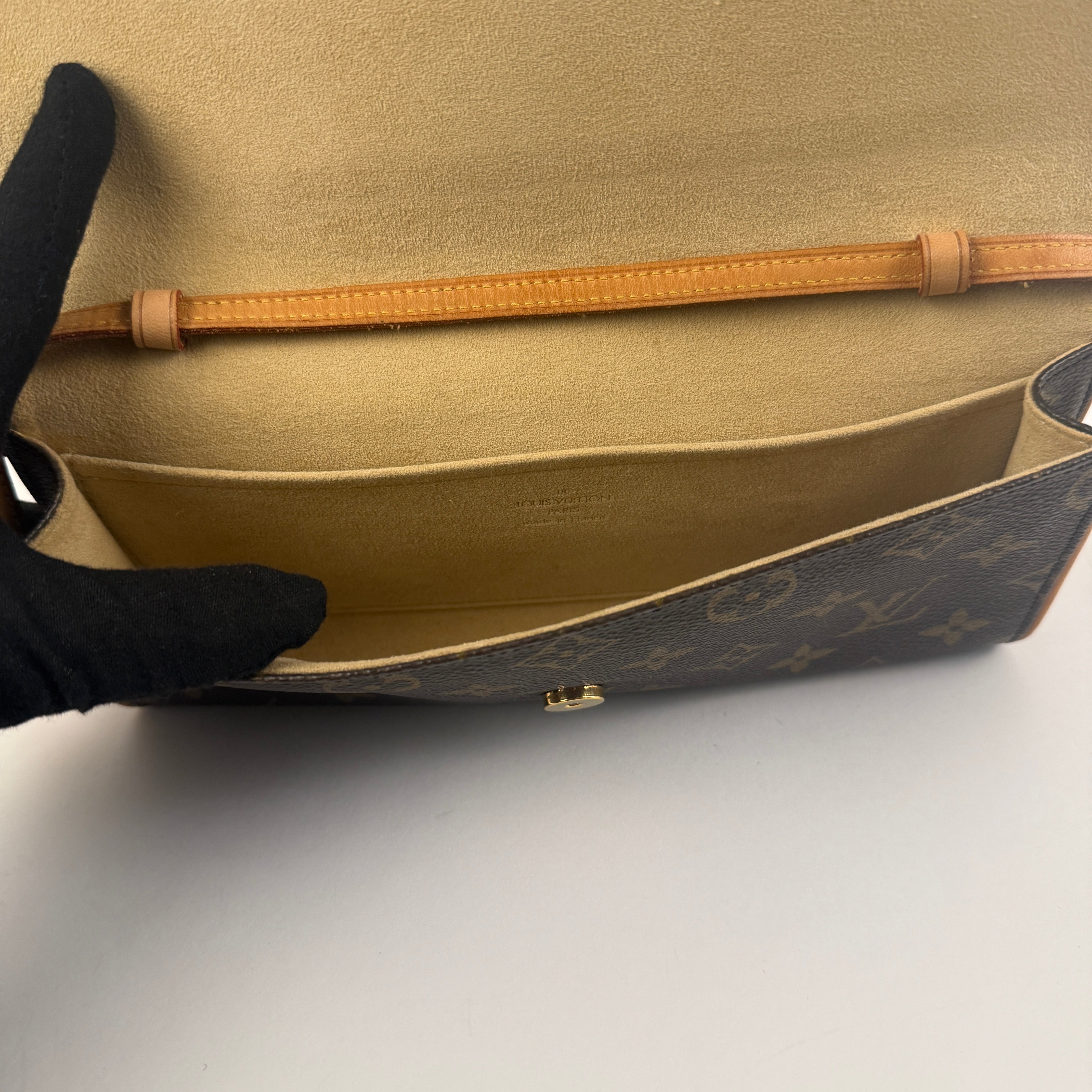 Twin GM Crossbody