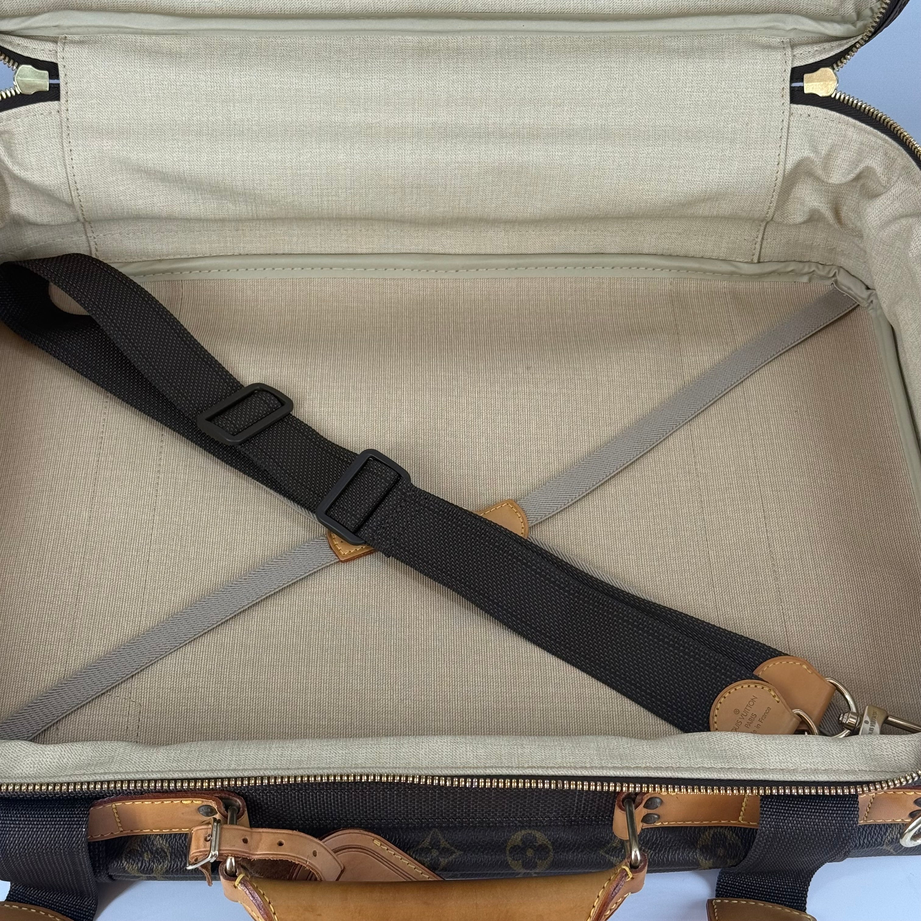 Satellite 53 Suitcase