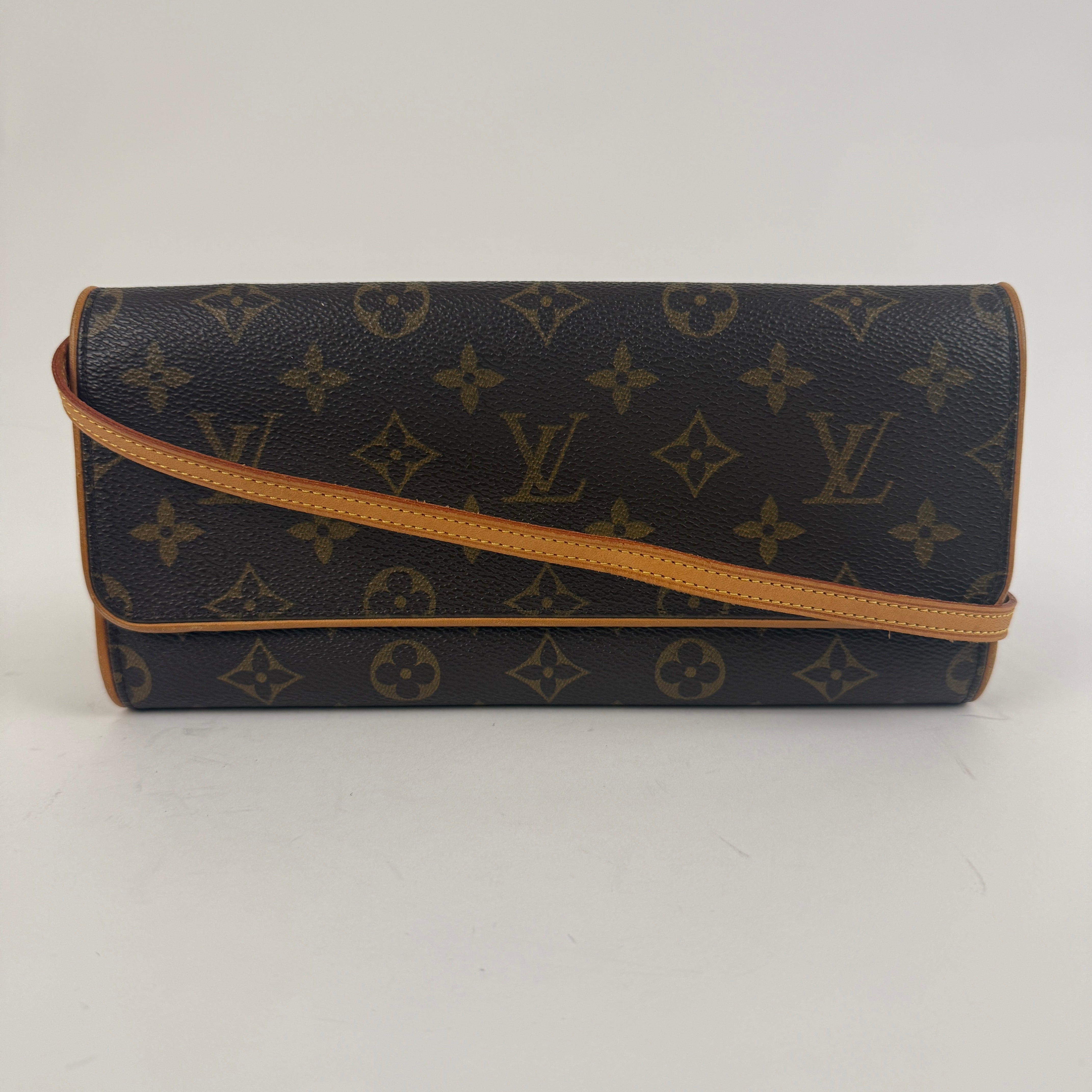 Twin GM Crossbody