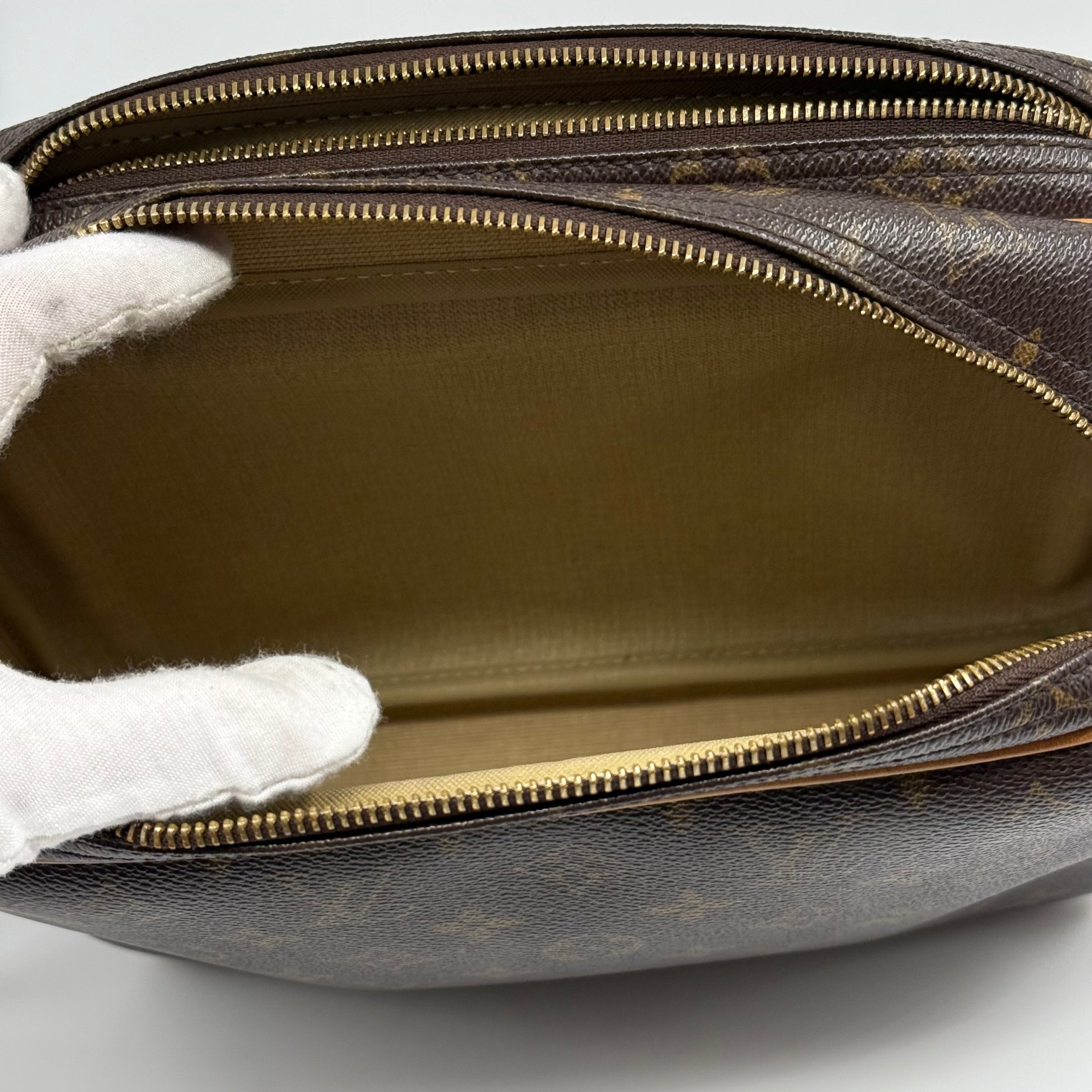 Reporter GM Crossbody Bag