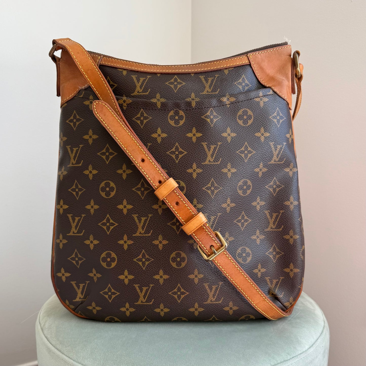 LOUIS VUITTION Odéon MM