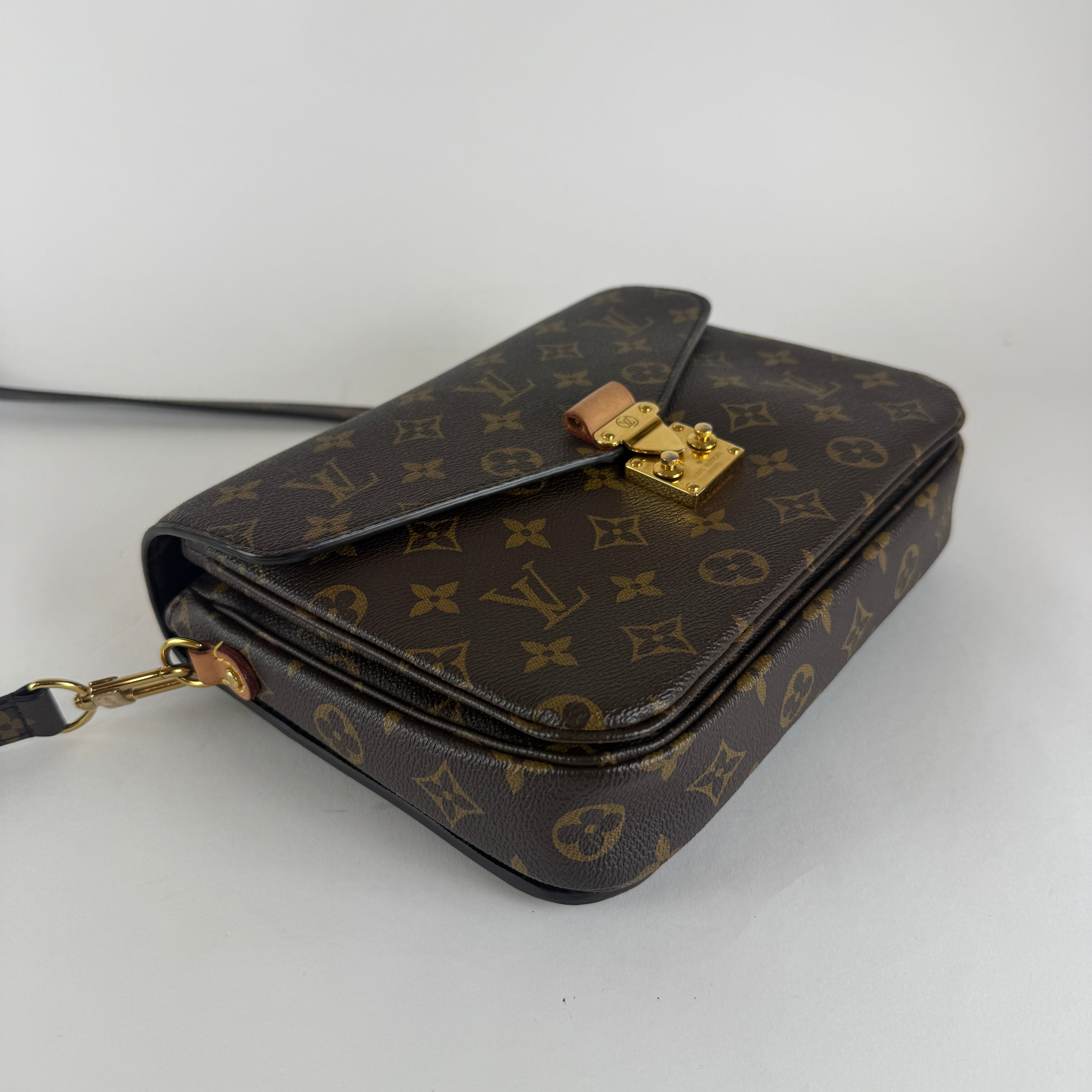 Pochette Métis — Monogram Canvas