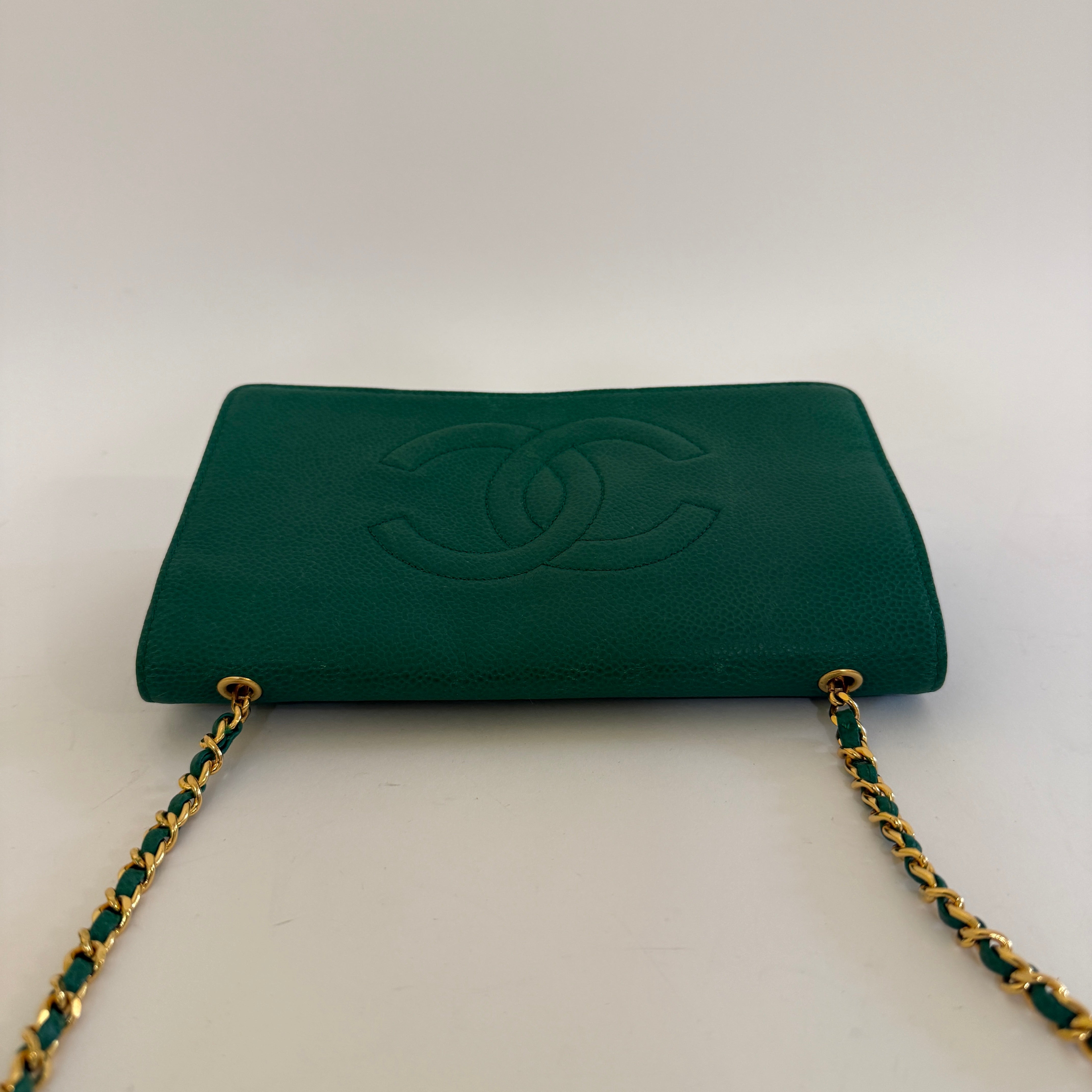 Vintage Caviar Wallet on Chain — 24K Gold