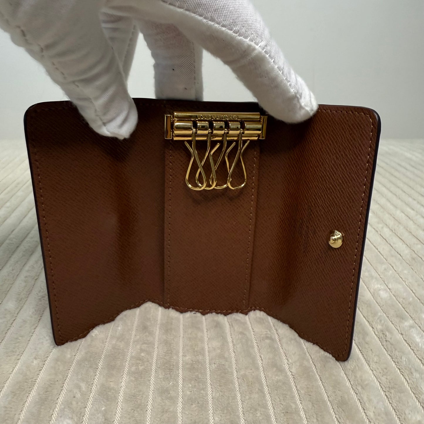 Louis Vuitton Monogram - 4 key Holder