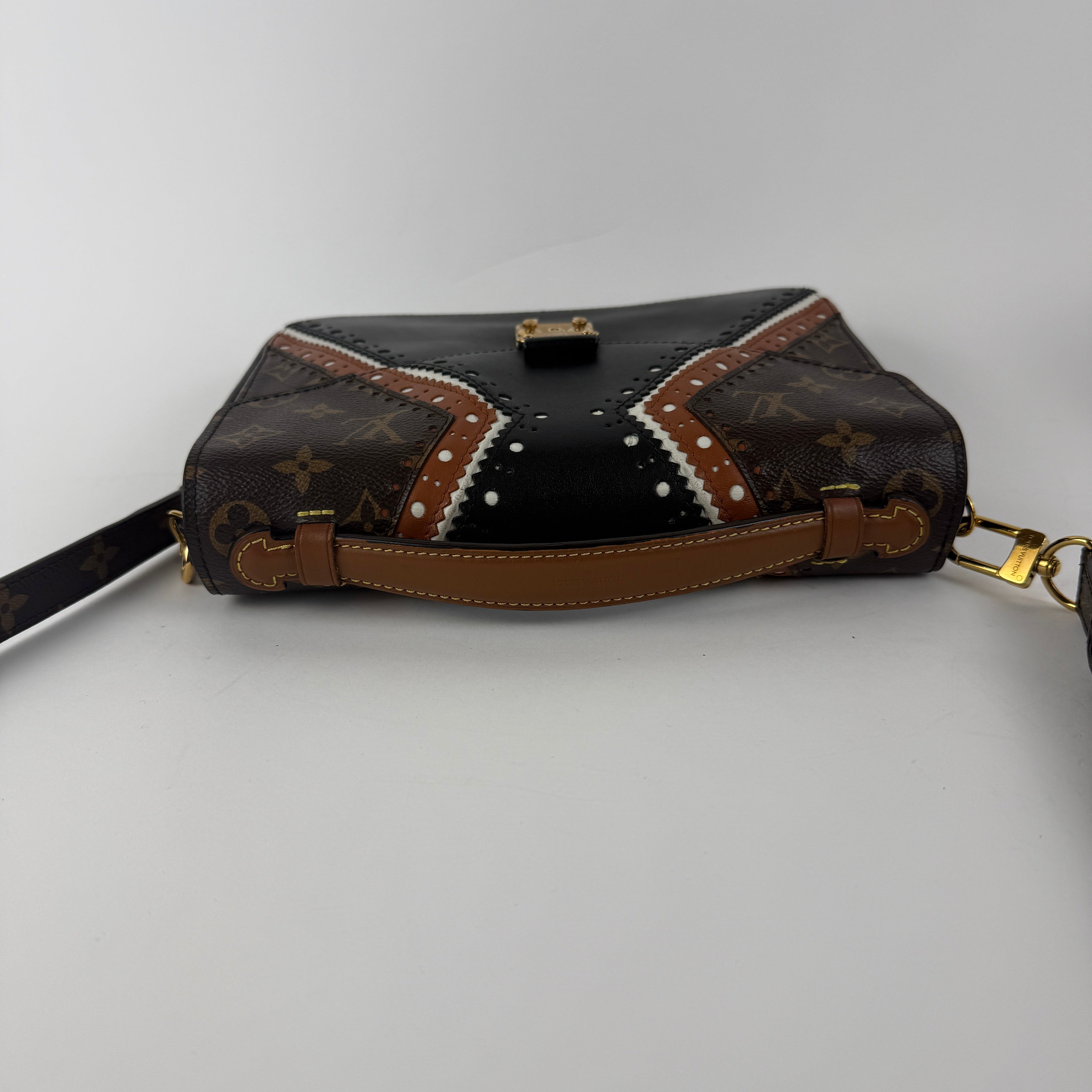 Pochette Métis Limited Edition by Nicolas Ghesquière