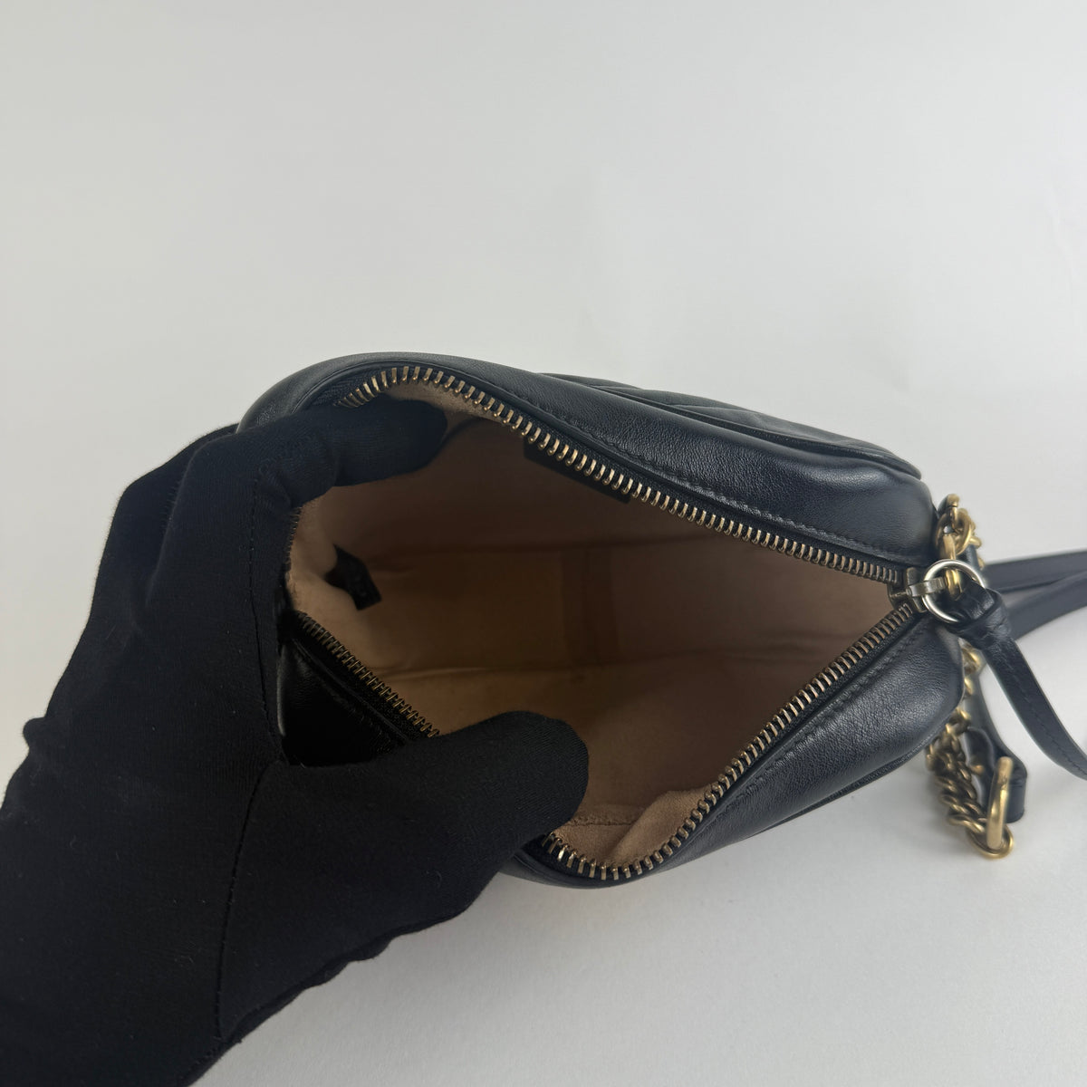 GG Marmont Matelassé Mini Camera Bag — Black Leather