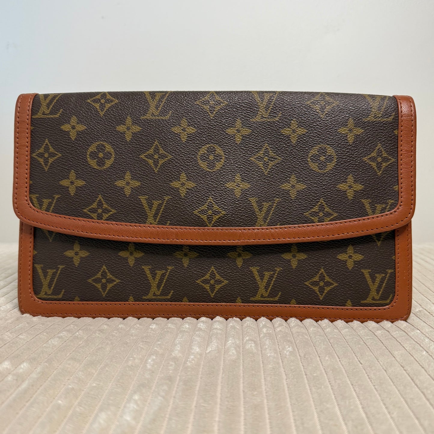 Louis Vuitton - Pochette Dame