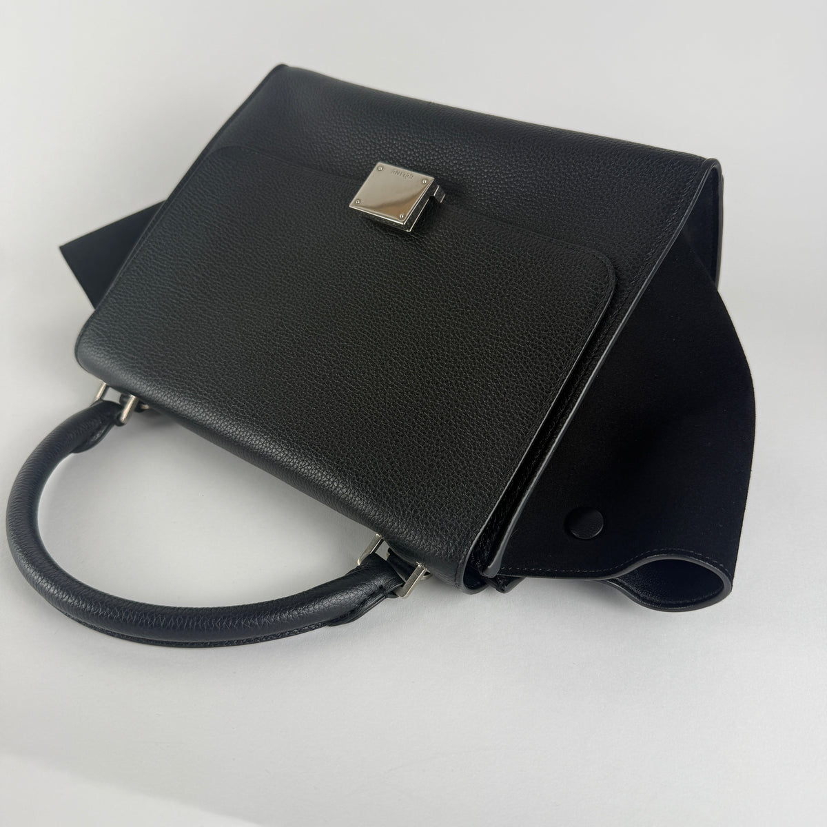 Trapeze Medium — Black Leather & Tweed 1