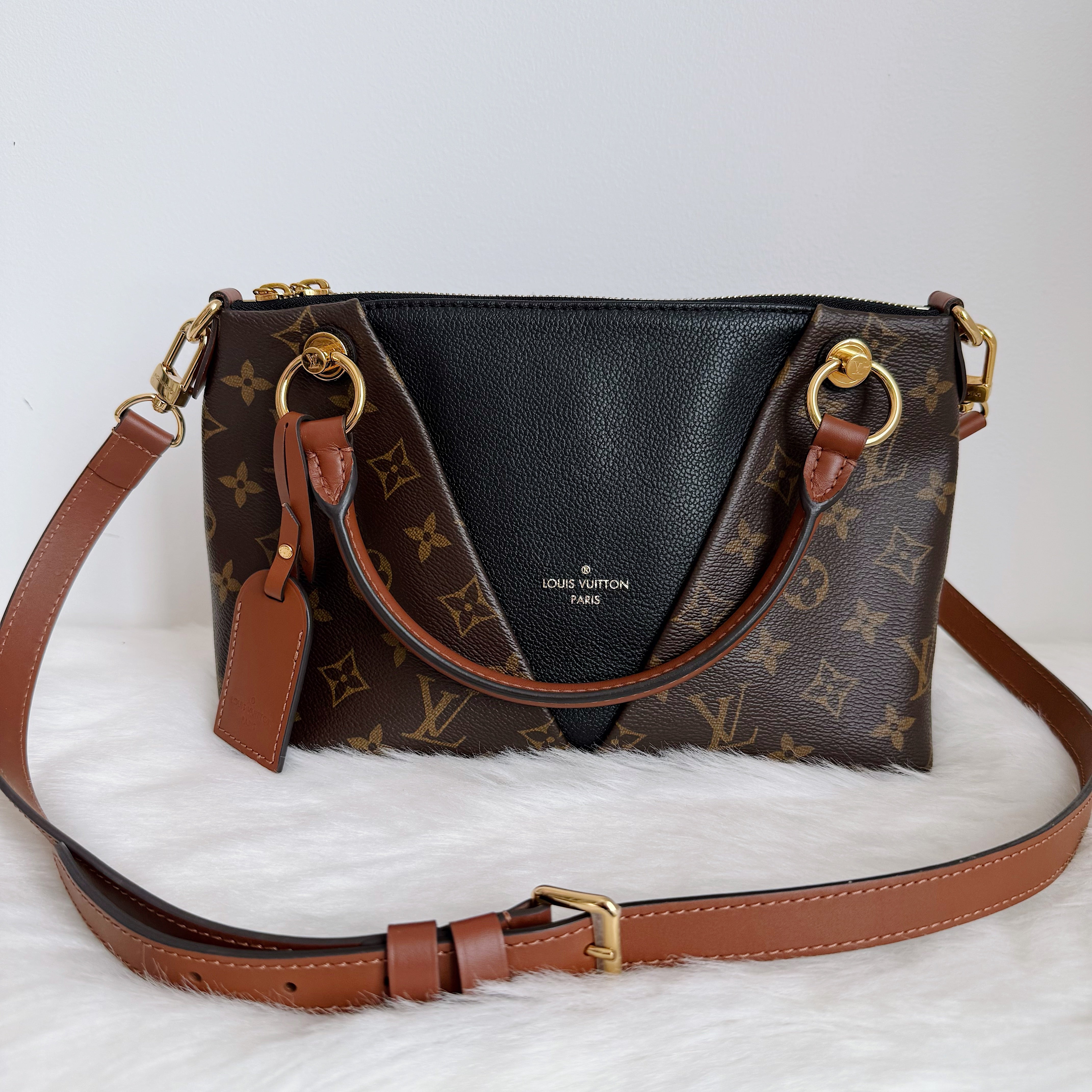 V Tote BB