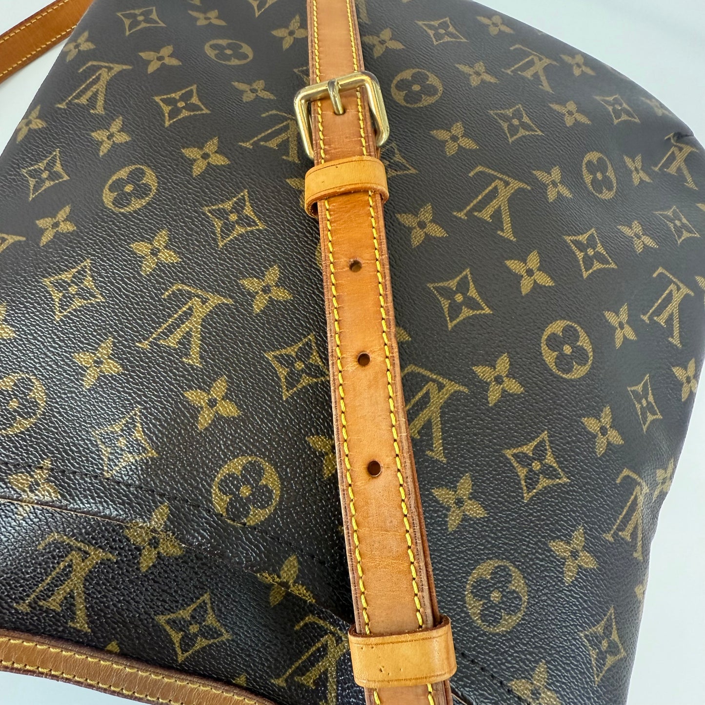 LOUIS VUITTION Odéon MM