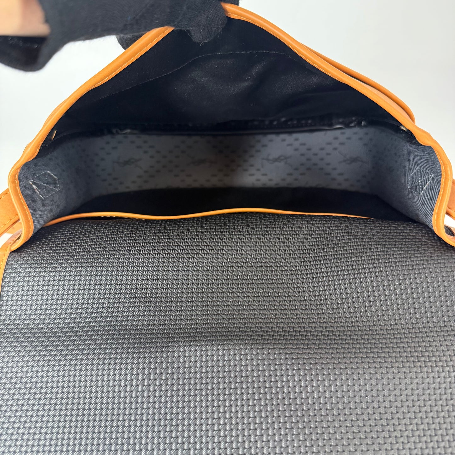 YVES SAINT LAURENT Shoulder Bag